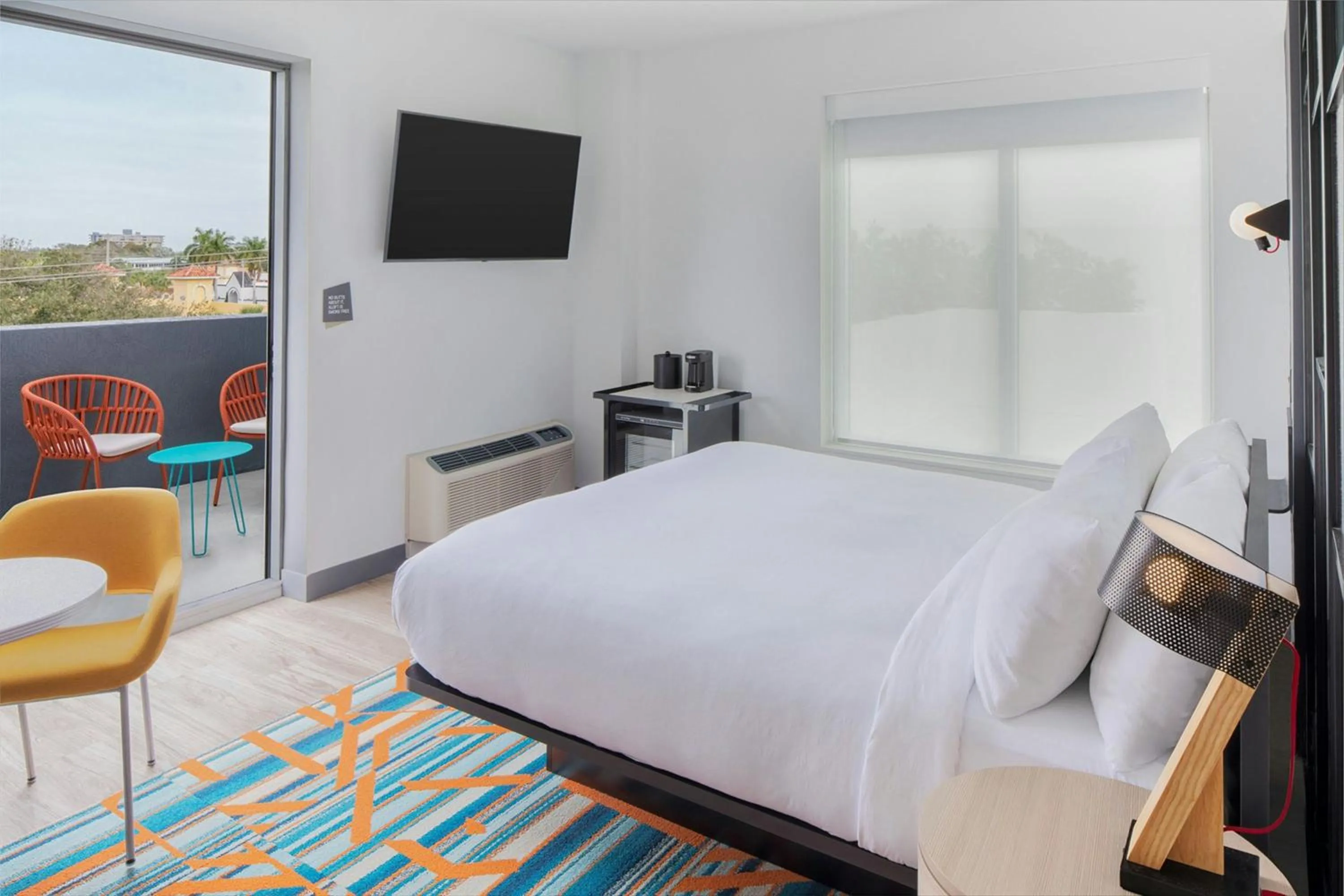 Photo of the whole room, Bed in Aloft Fort Lauderdale Airport & Cruise Port