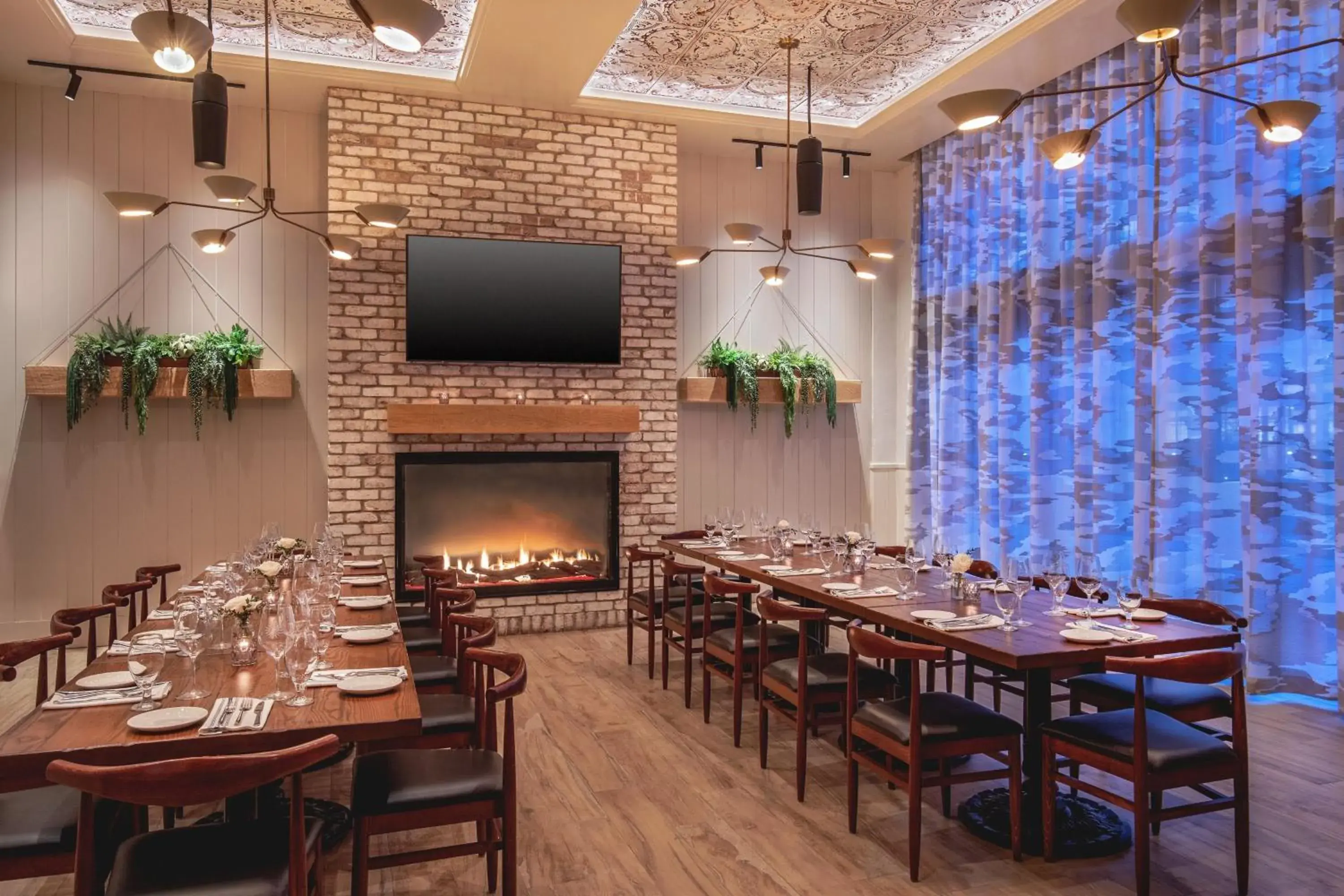 Restaurant/places to eat in The Artisan at Tuscan Village, Salem, NH, a Tribute Portfolio Hotel Restaurant/places to eat in The Artisan at Tuscan Village, Salem, NH, a Tribute Portfolio Hotel