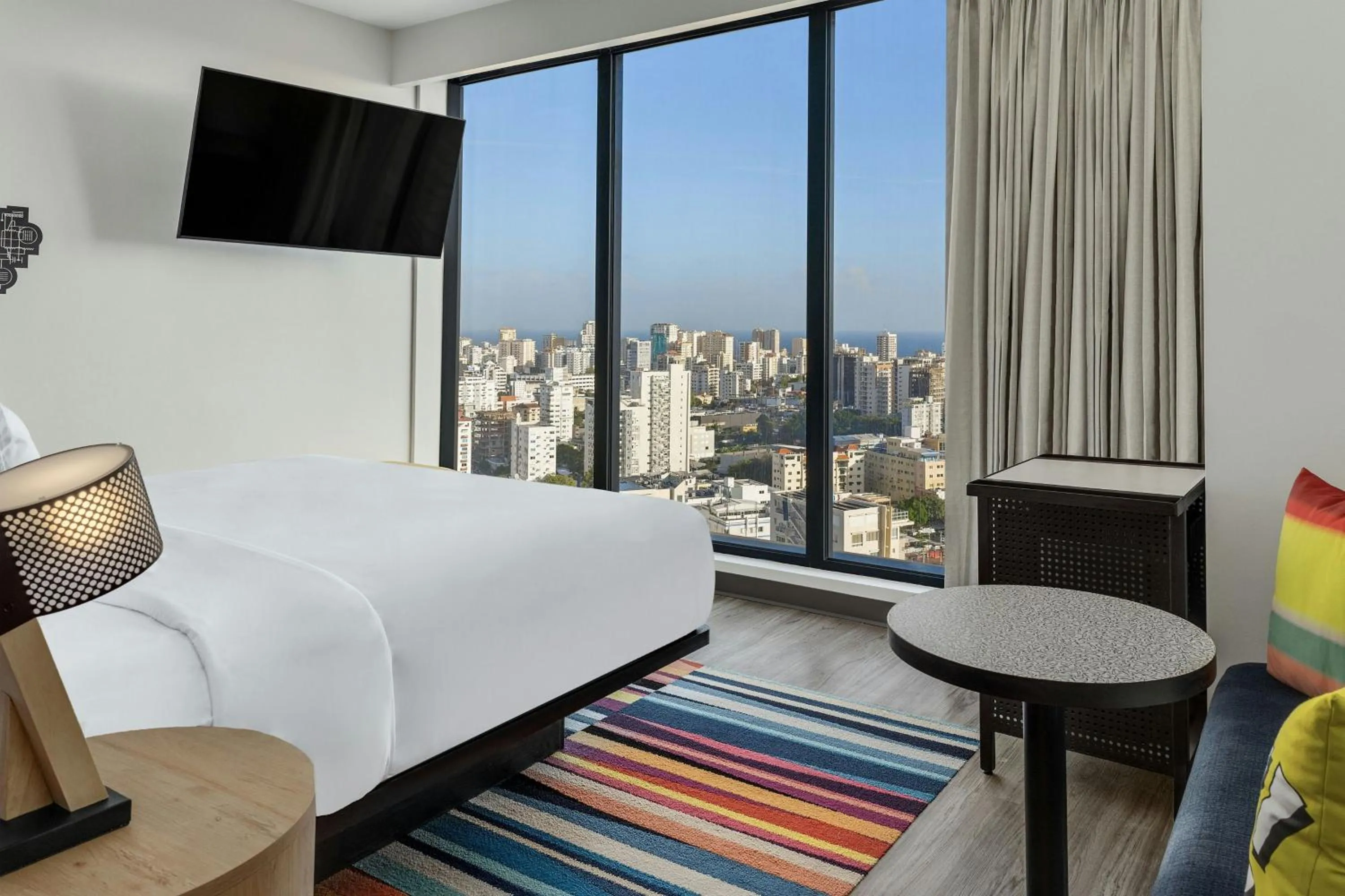 Photo of the whole room, Bed in Aloft Santo Domingo Piantini