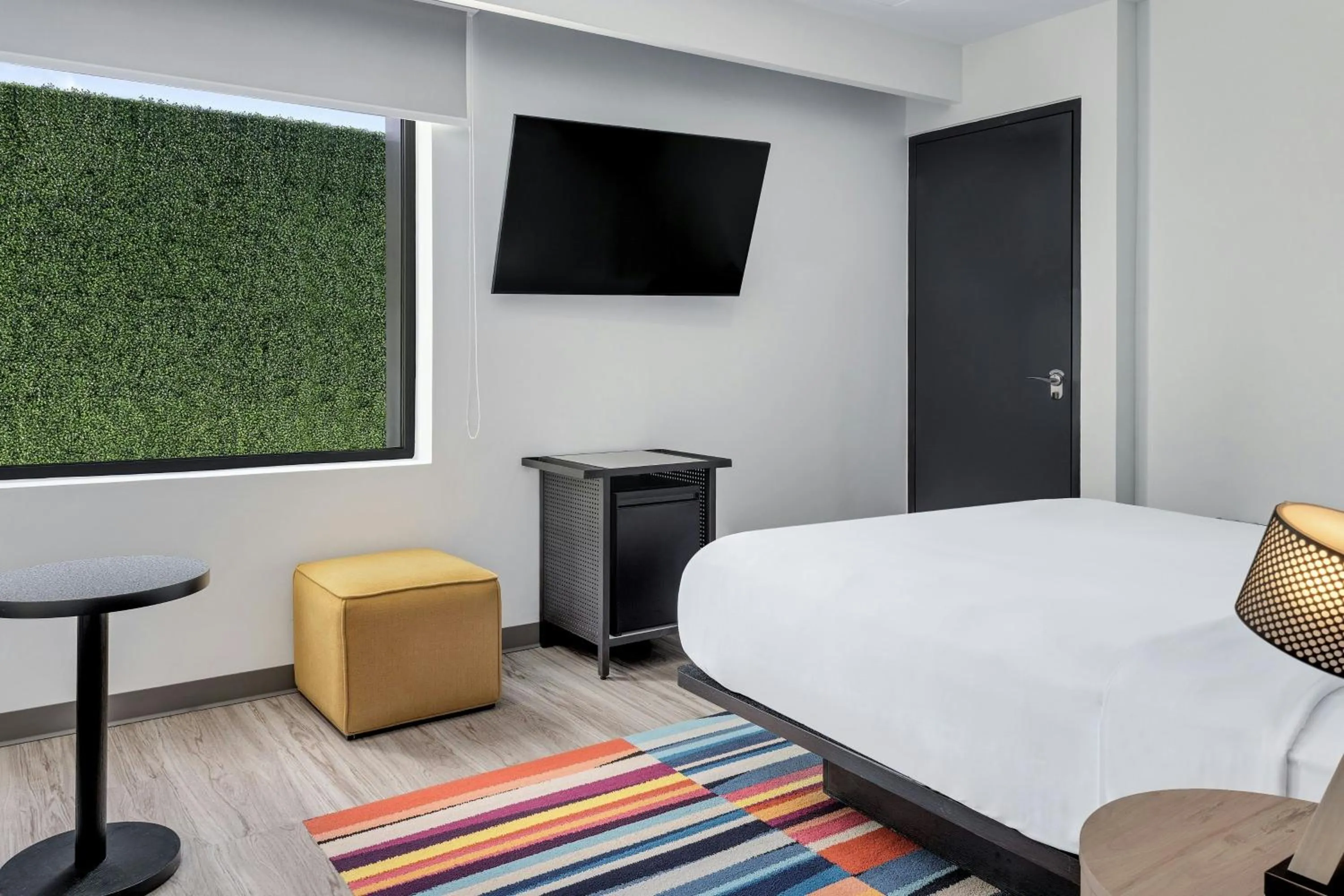 Photo of the whole room, Bed in Aloft Santo Domingo Piantini