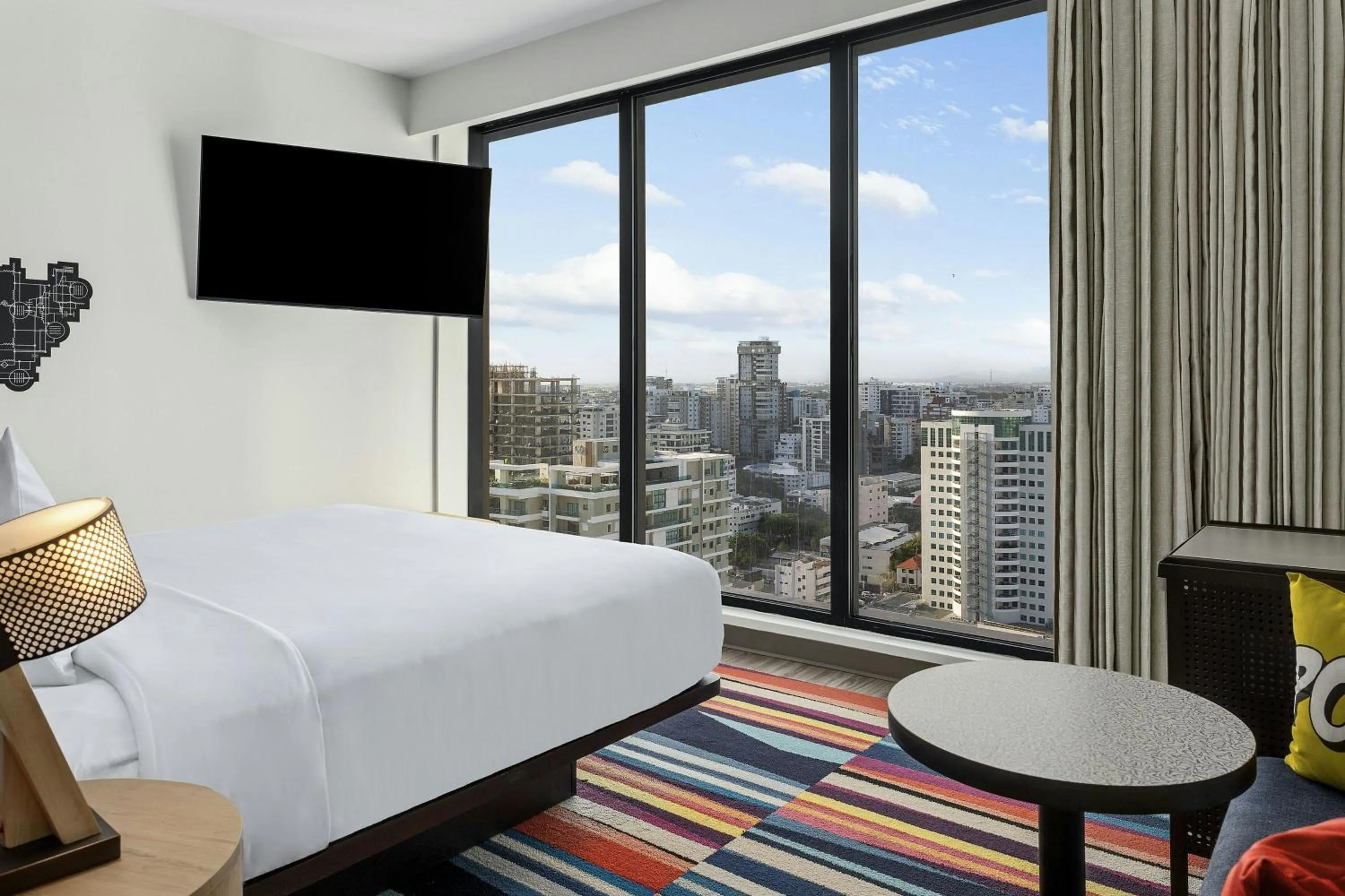 Photo of the whole room, Bed in Aloft Santo Domingo Piantini