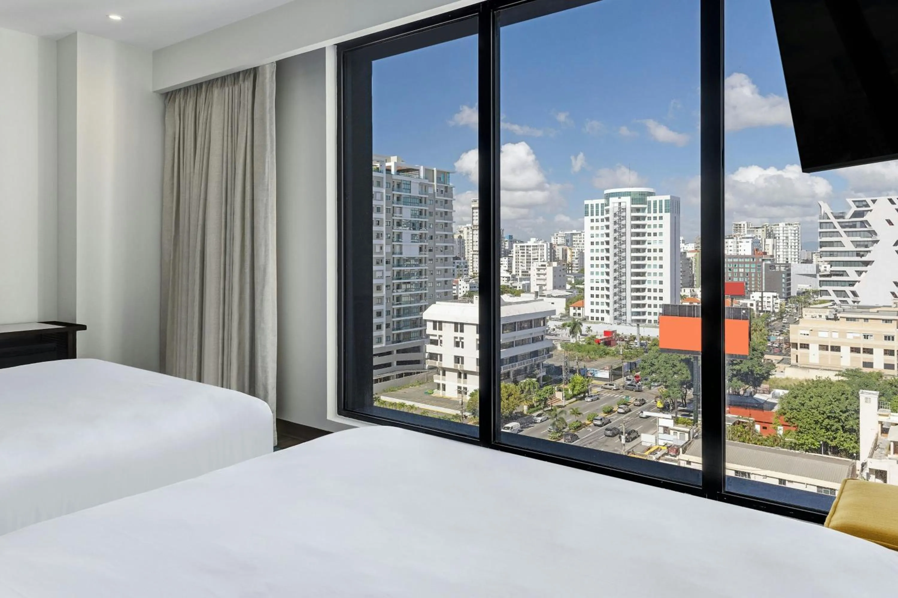 Photo of the whole room, Bed in Aloft Santo Domingo Piantini