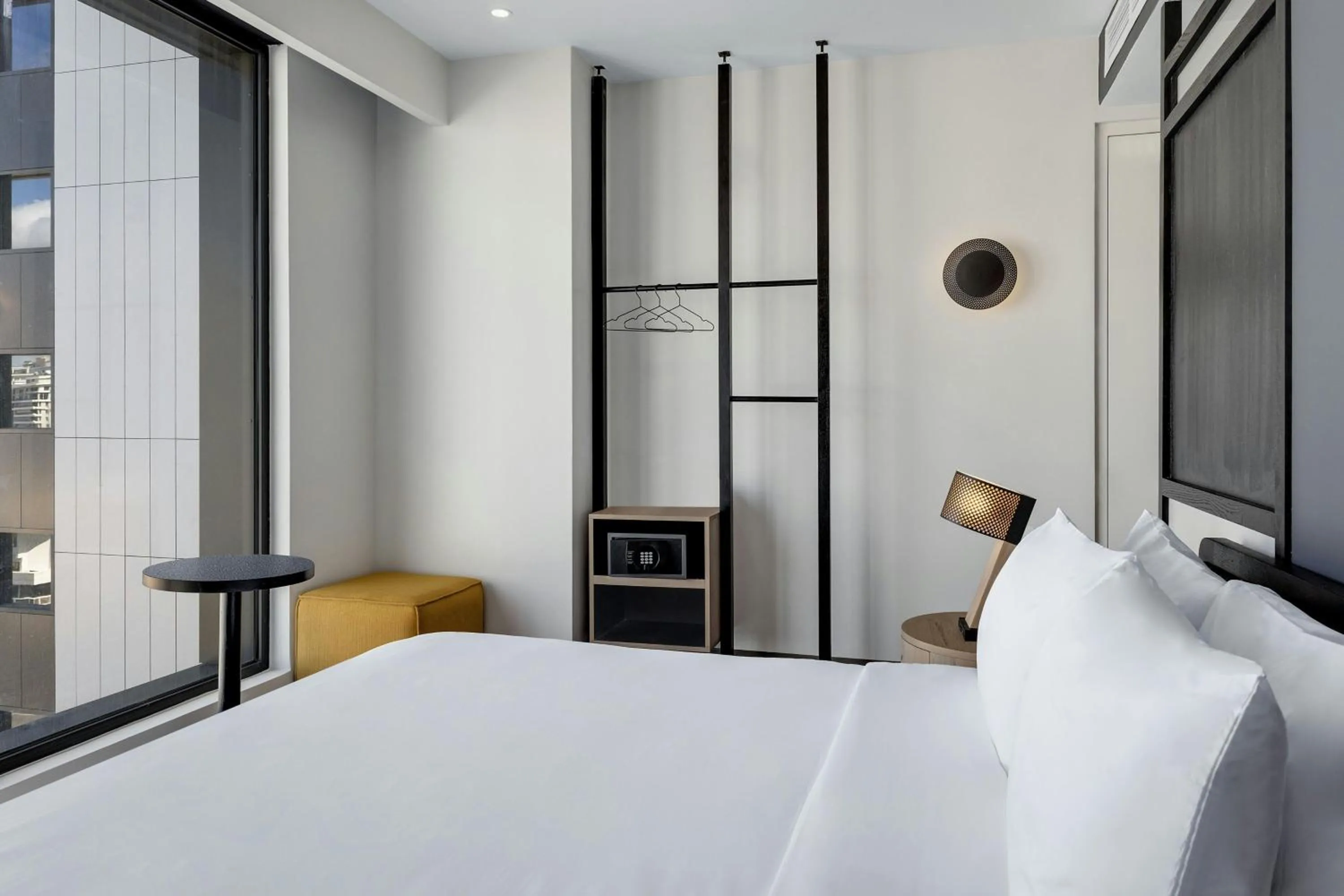 Photo of the whole room, Bed in Aloft Santo Domingo Piantini