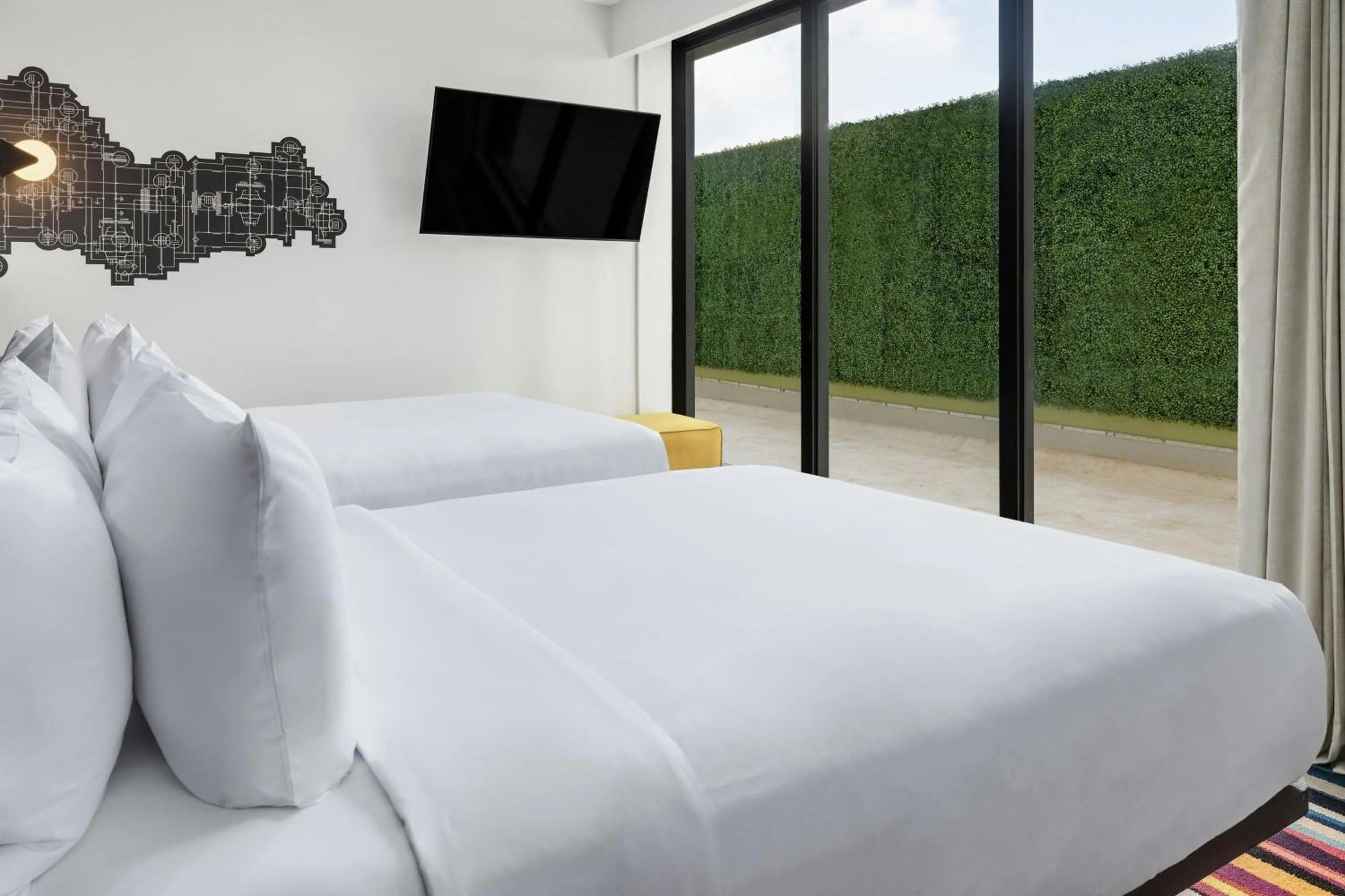 Photo of the whole room, Bed in Aloft Santo Domingo Piantini