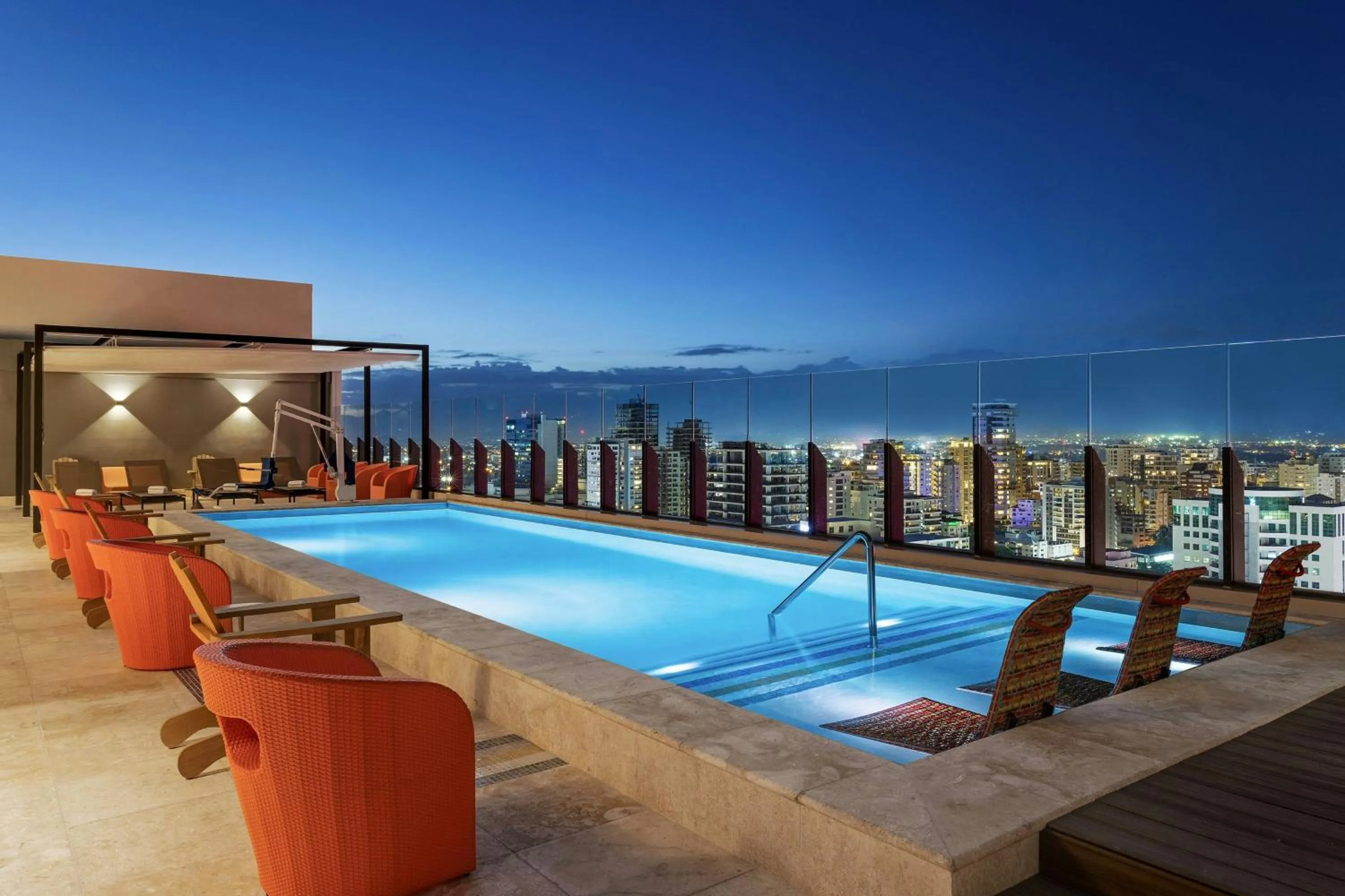 Swimming pool in Aloft Santo Domingo Piantini