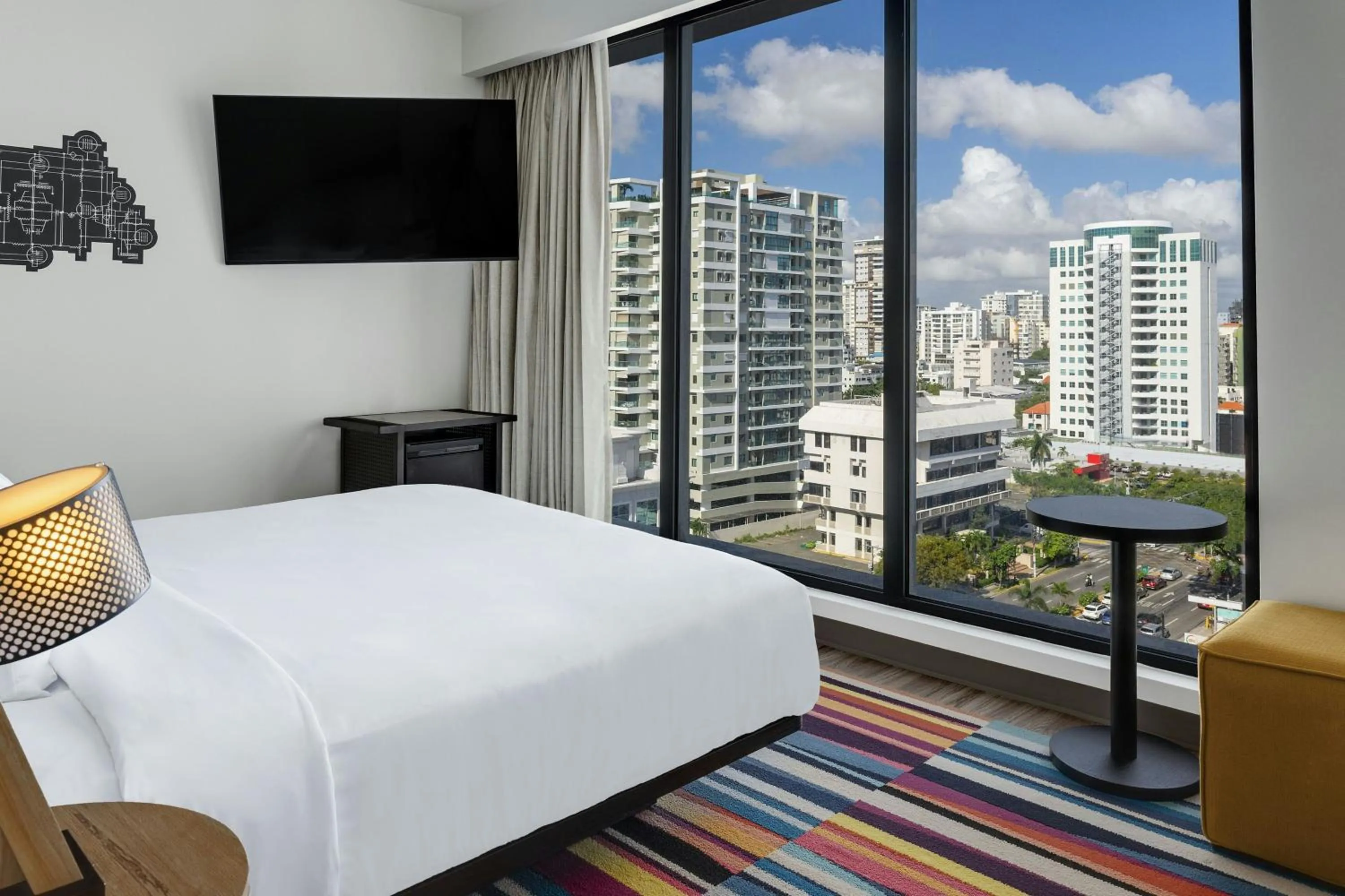 Photo of the whole room, Bed in Aloft Santo Domingo Piantini