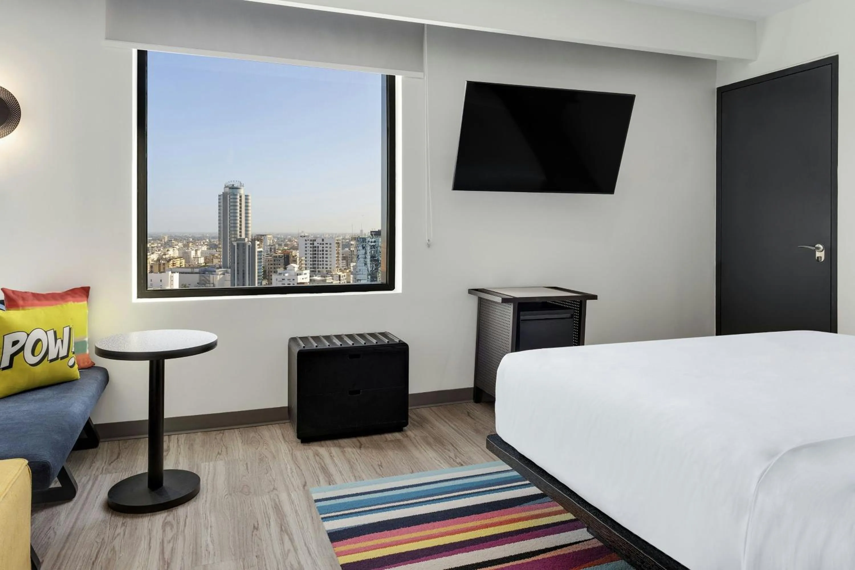 Photo of the whole room, Bed in Aloft Santo Domingo Piantini