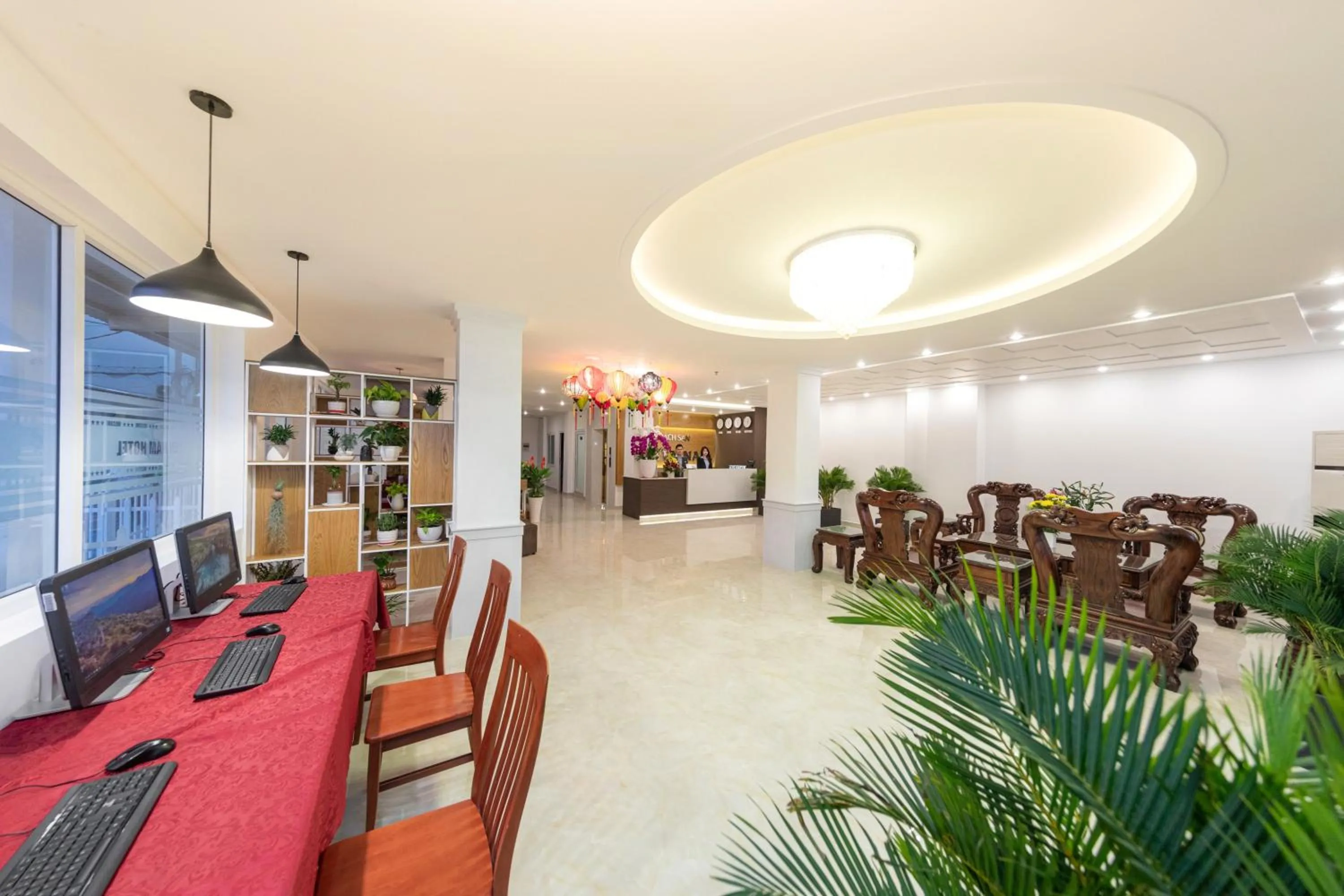 Seating area in Yen Nam Hotel Hoang Van Thu