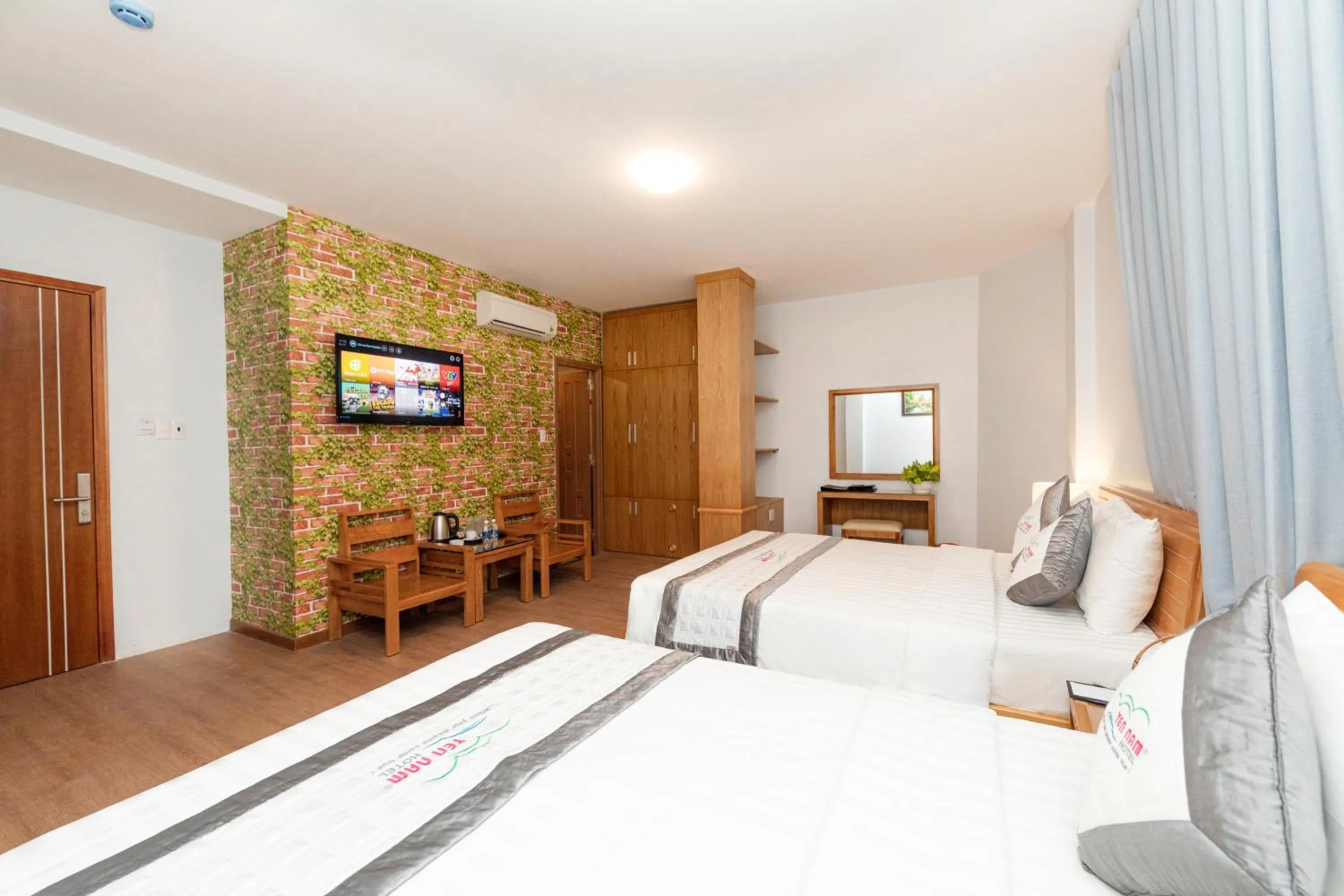 Bed in Yen Nam Hotel Hoang Van Thu