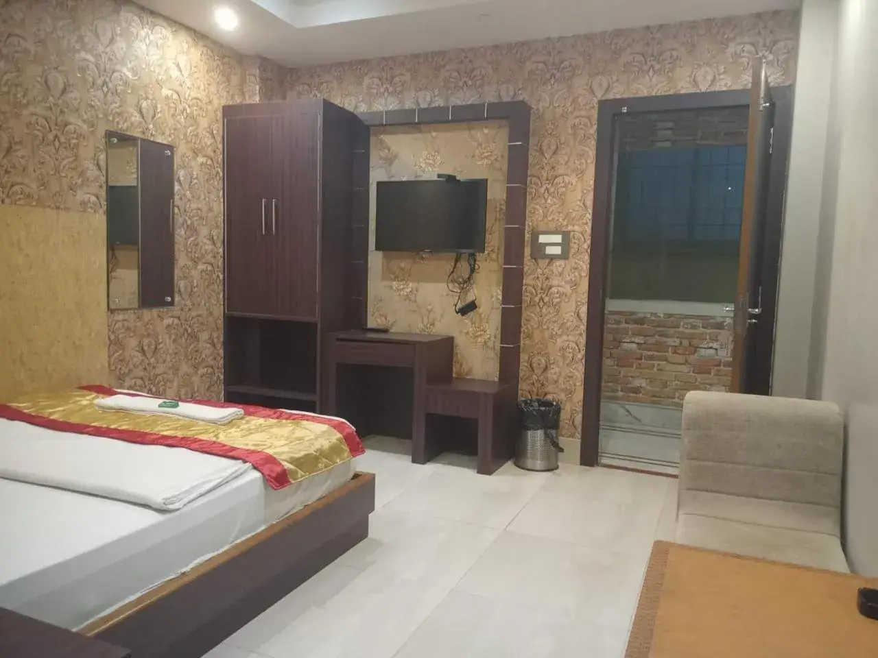 Deluxe Room - single occupancy in The Brahmaputra Hotel Deluxe Room - single occupancy in The Brahmaputra Hotel