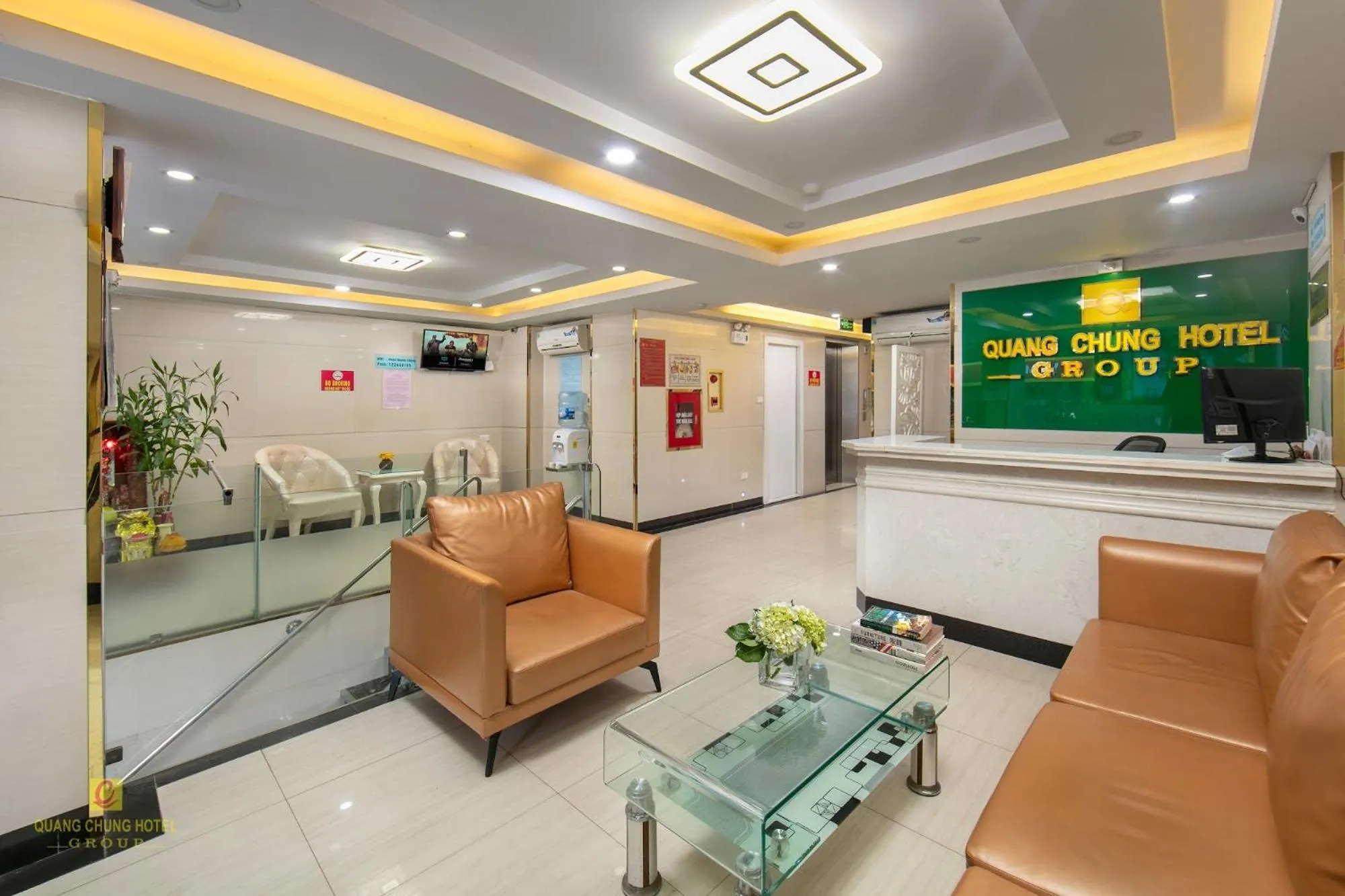 Lobby or reception in Quang Chung Hotel Le Van Thiem