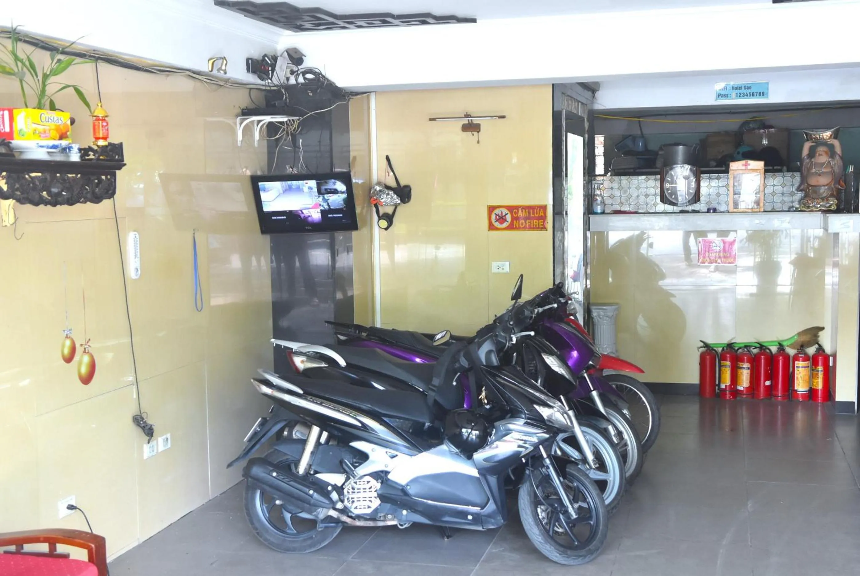 Parking in Sao Hotel Nguyen Ngoc Vu