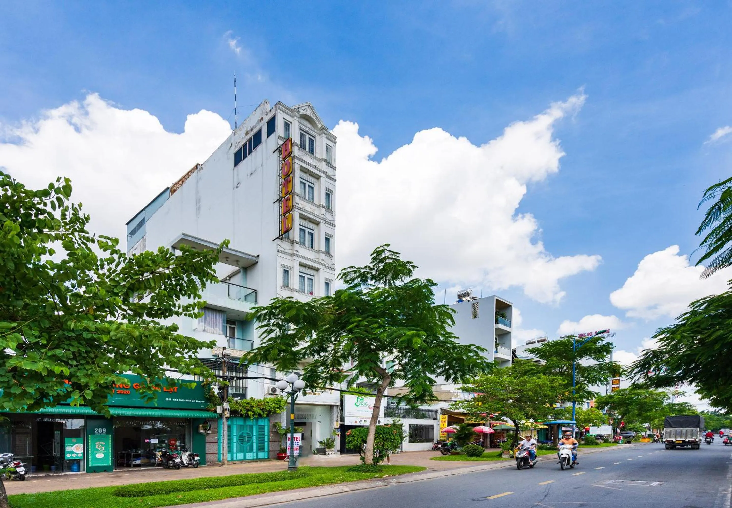 Mai Phương - RUBY SAIGON HOTEL