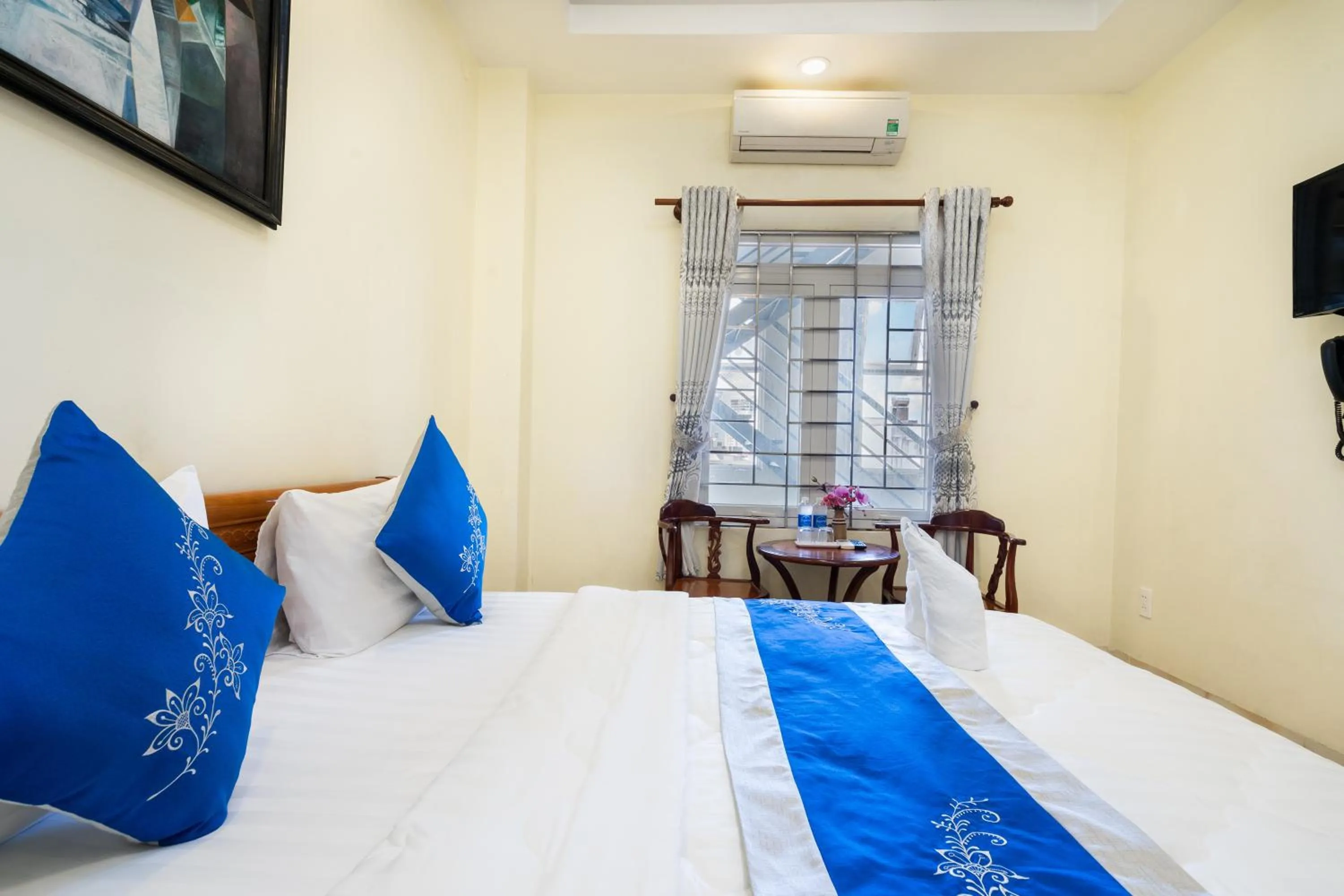 Bed in Mai Phương - RUBY SAIGON HOTEL