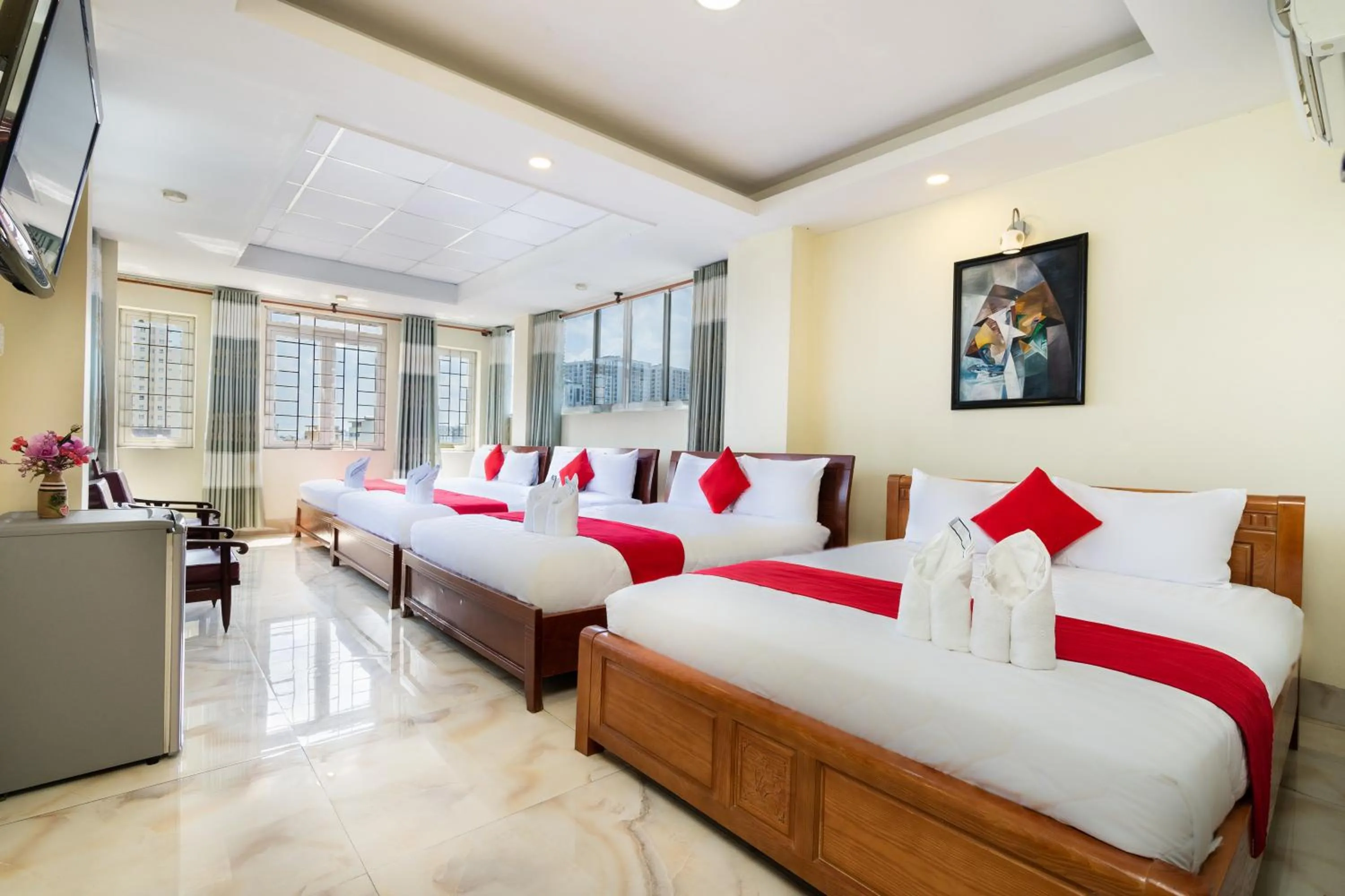 Bed in Mai Phương - RUBY SAIGON HOTEL