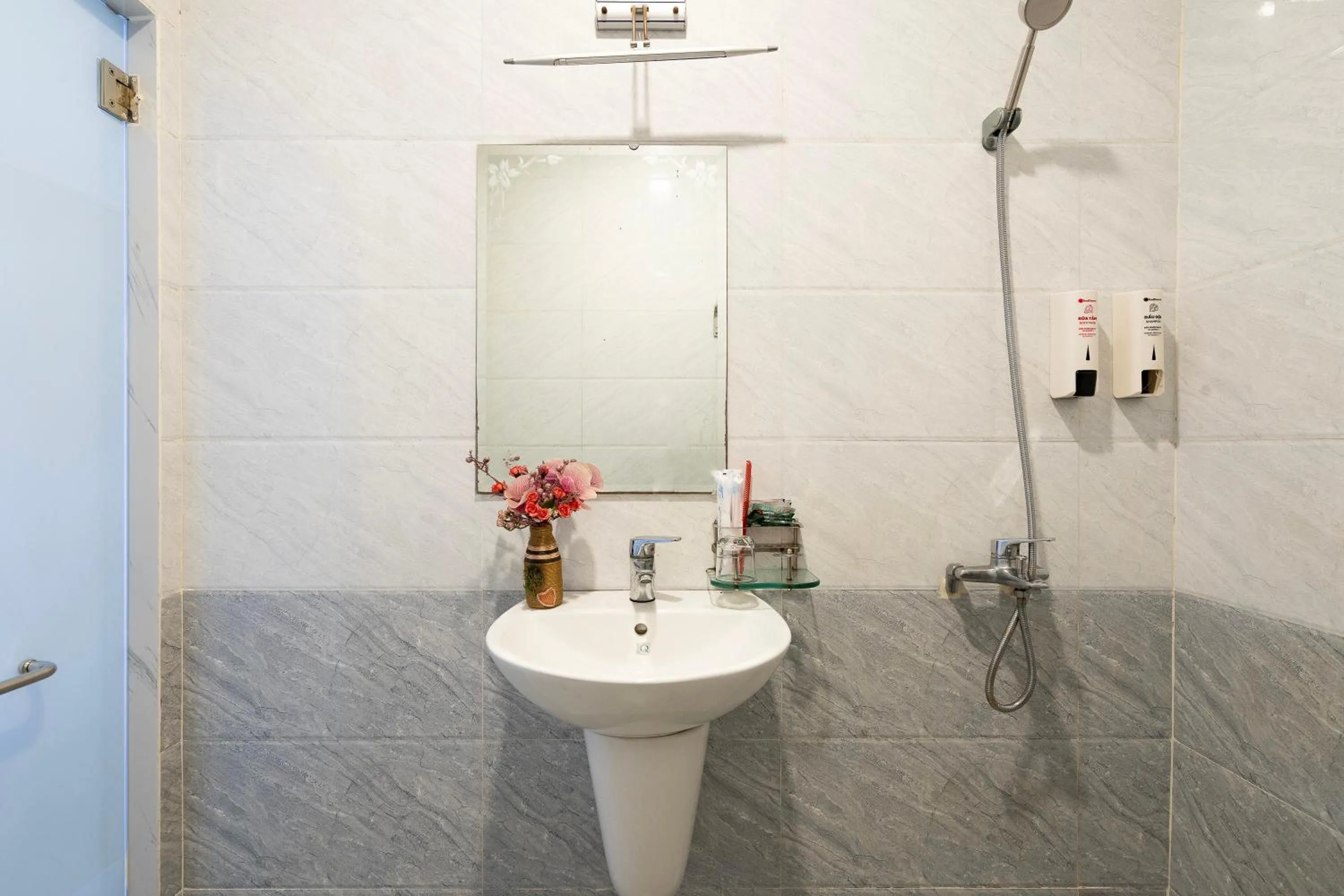 Mai Phương - RUBY SAIGON HOTEL