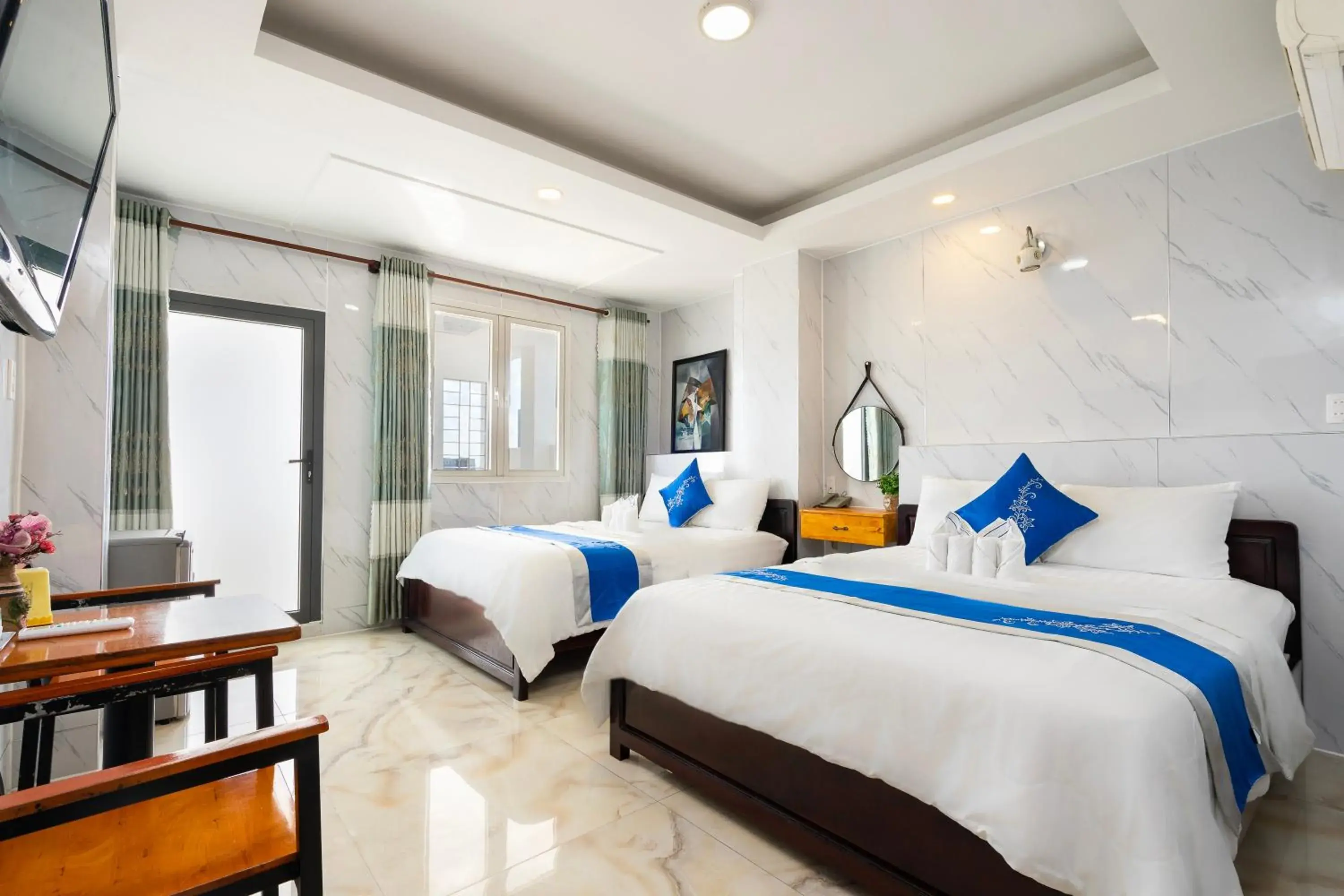 King Room with Balcony in Mai Phương - RUBY SAIGON HOTEL King Room with Balcony in Mai Phương - RUBY SAIGON HOTEL