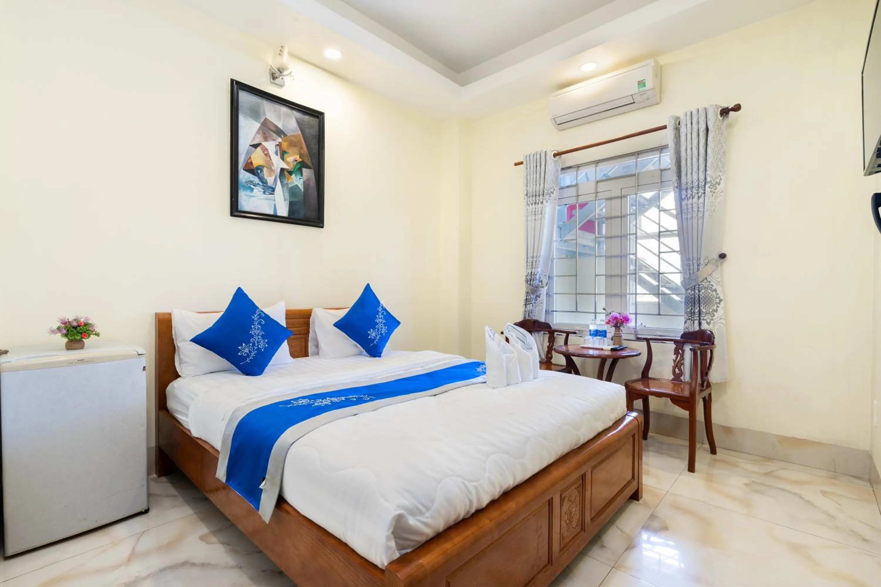 Bed in Mai Phương - RUBY SAIGON HOTEL