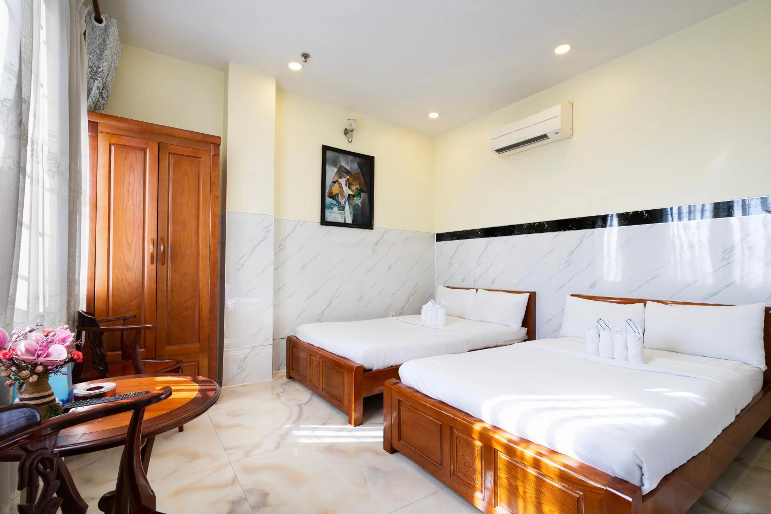 Bed in Mai Phương - RUBY SAIGON HOTEL