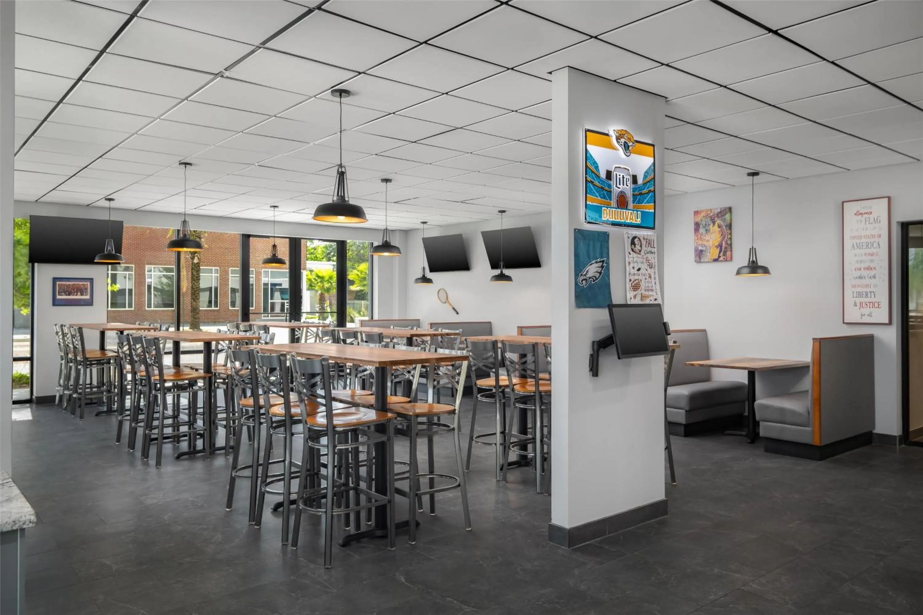 Restaurant/places to eat in Home2 Suites By Hilton Jacksonville Downtown