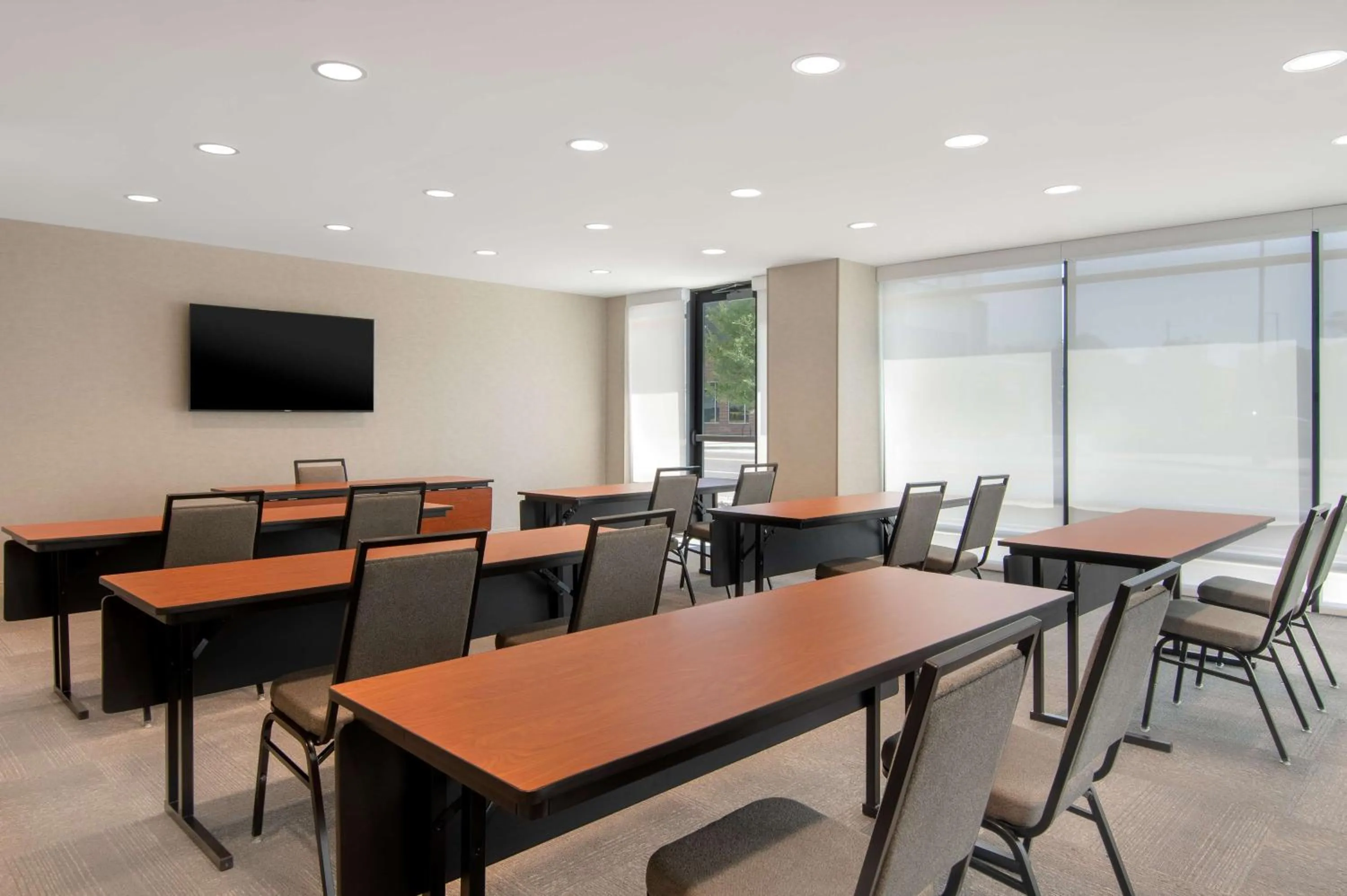Meeting/conference room in Home2 Suites By Hilton Jacksonville Downtown