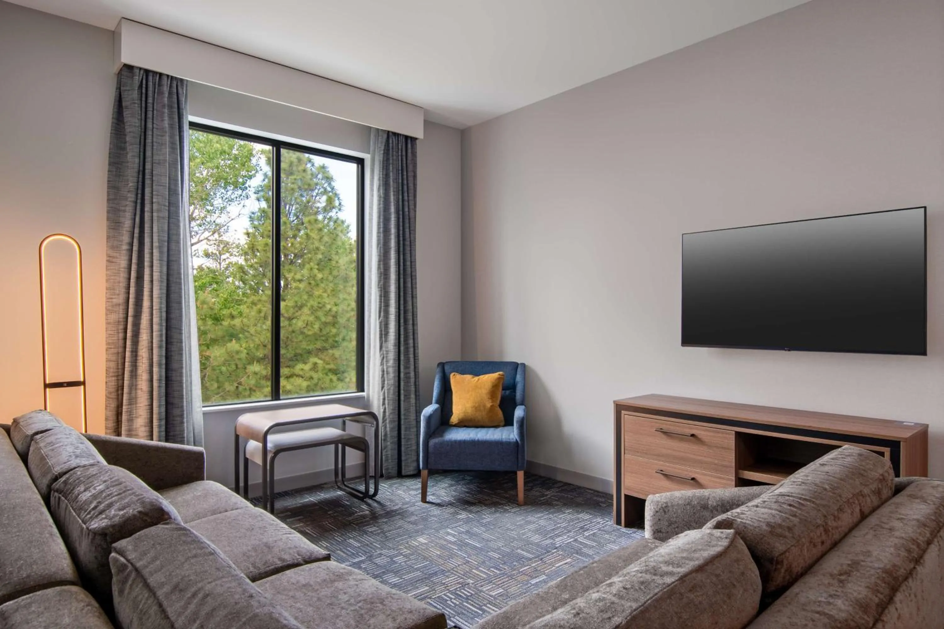 Living room in Homewood Suites By Hilton Missoula