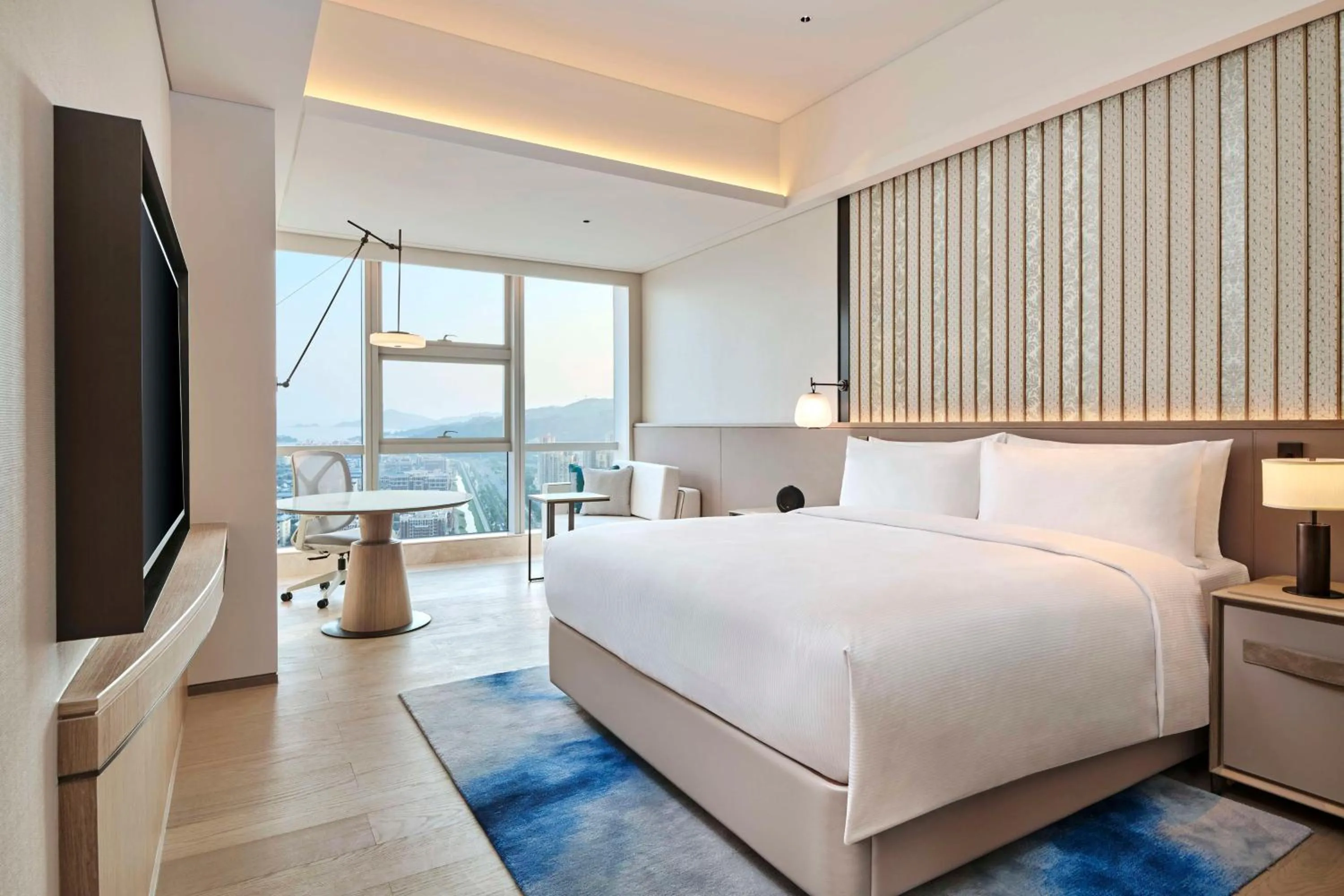 Bed in DoubleTree by Hilton Zhuhai Hengqin