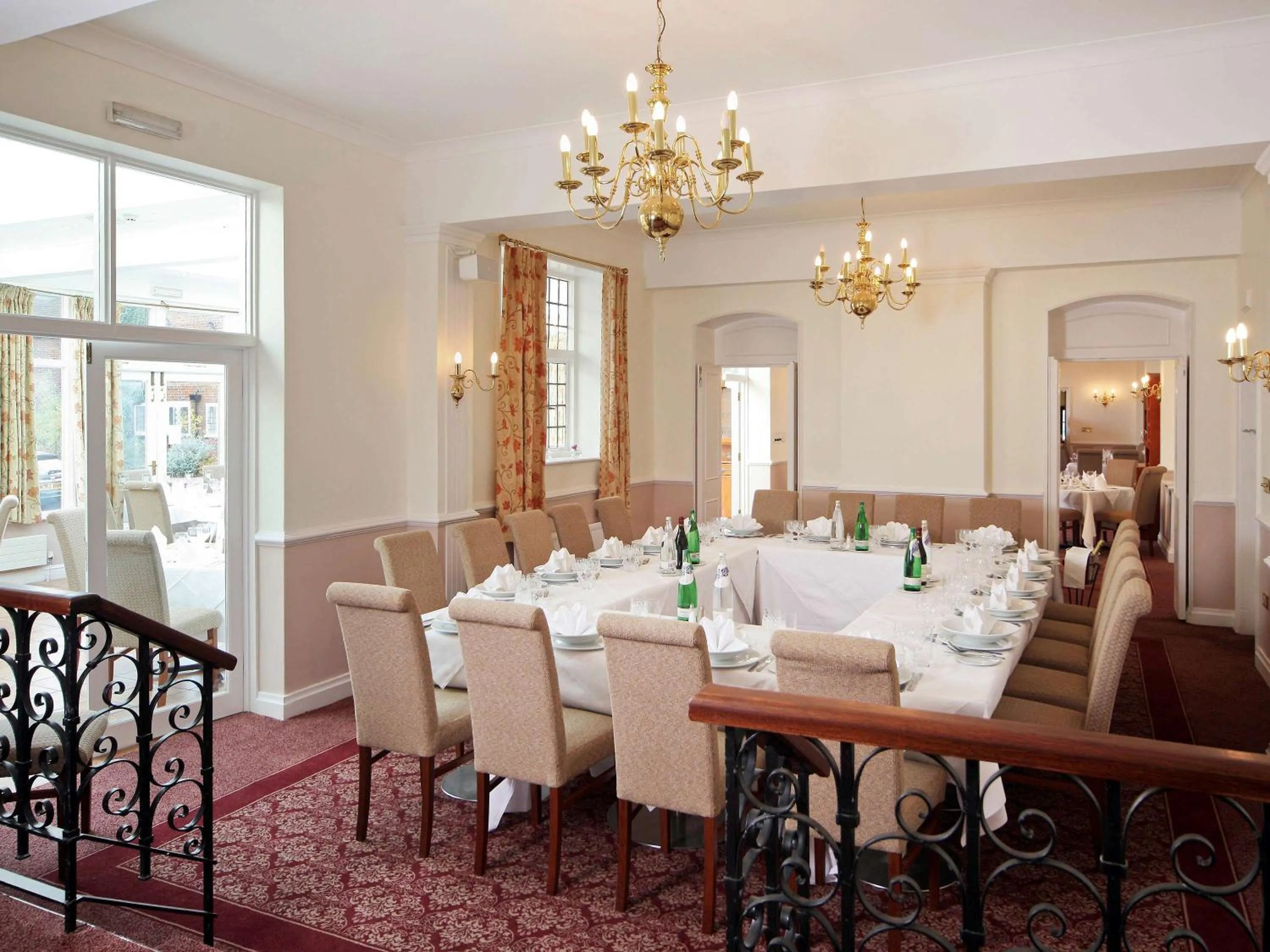 Restaurant/places to eat in voco Letchworth Hall by IHG