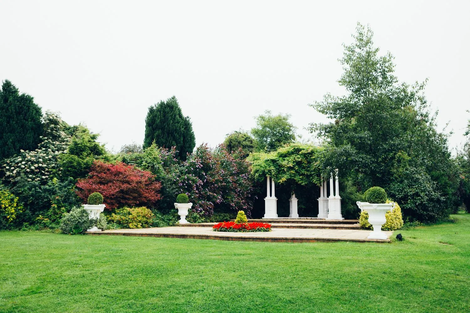 Garden in voco Letchworth Hall by IHG