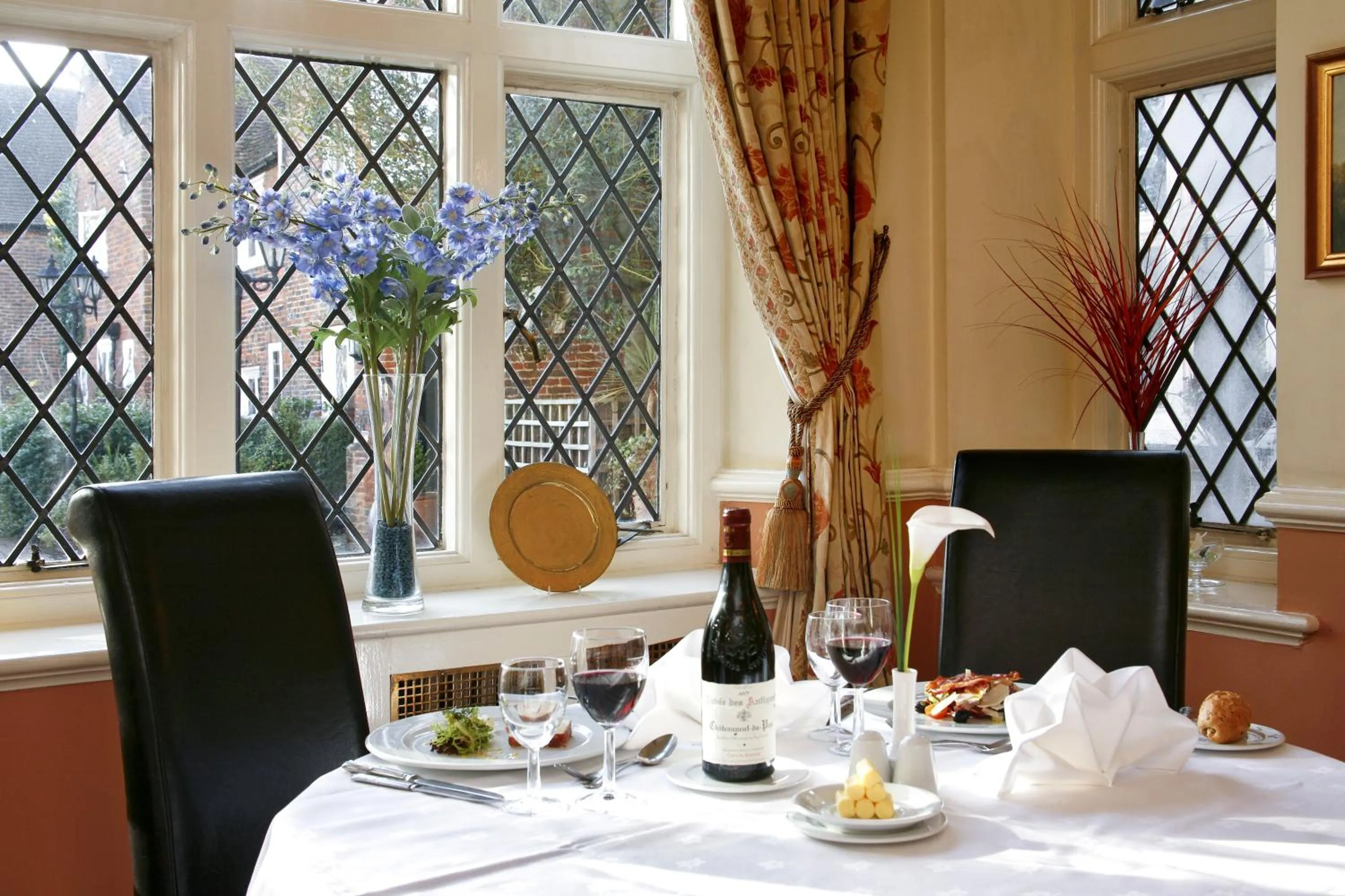 Restaurant/places to eat in voco Letchworth Hall by IHG