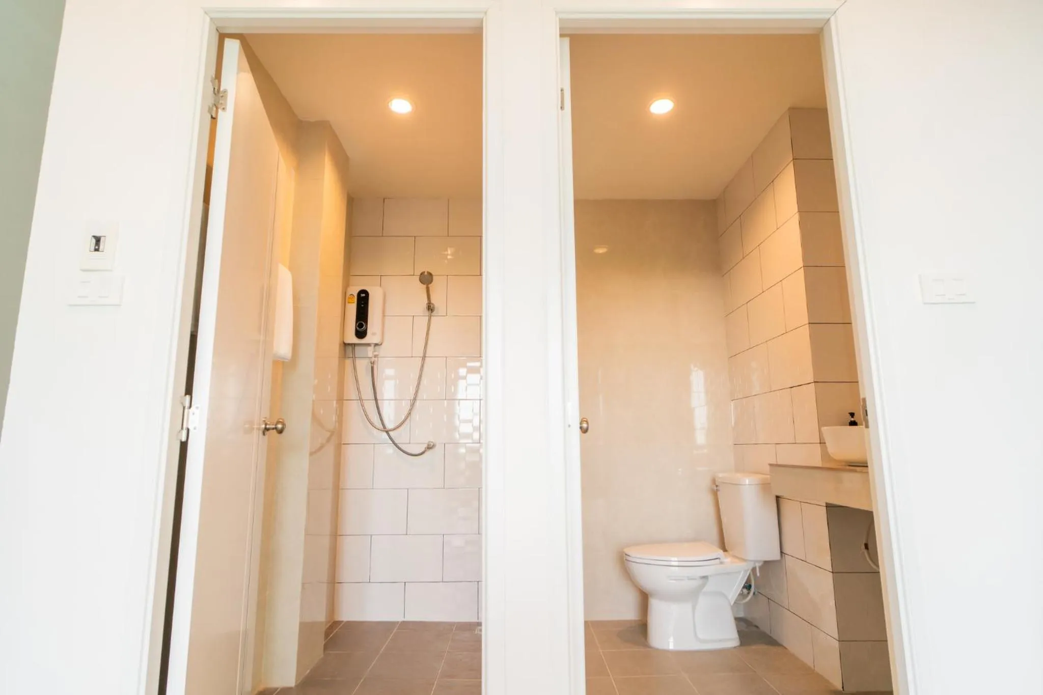 Toilet in Goodday Hotel