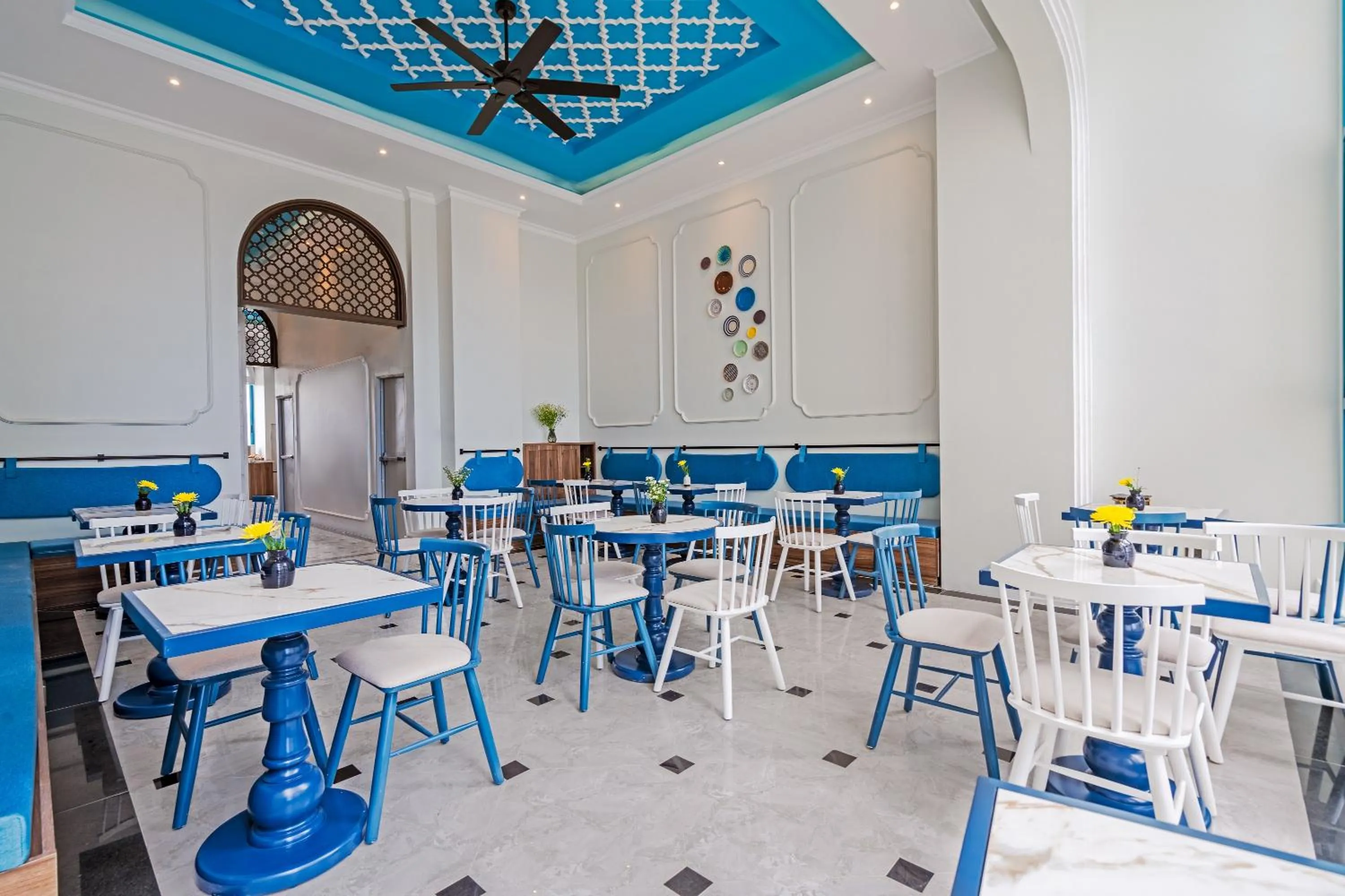 Restaurant/places to eat in Pavillon Boutique Hotel & Apartment Nha Trang