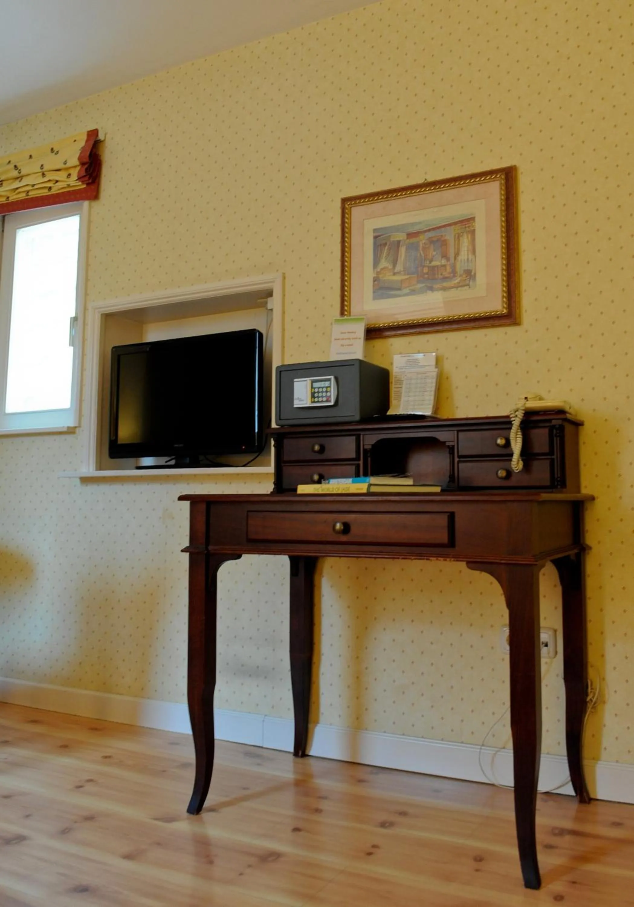 TV and multimedia in Imperial Hotel Amsterdam