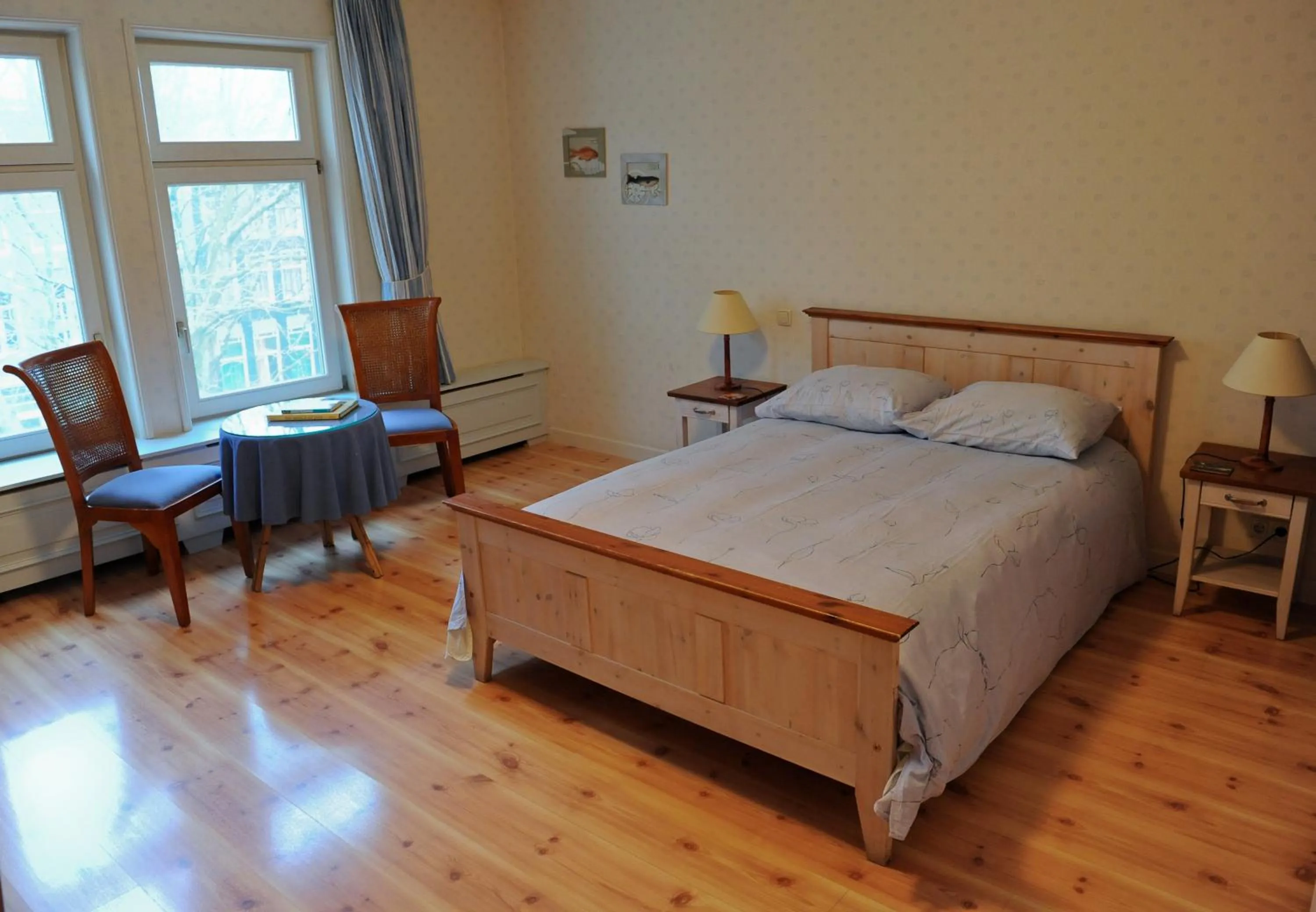 View (from property/room), Bed in Imperial Hotel Amsterdam