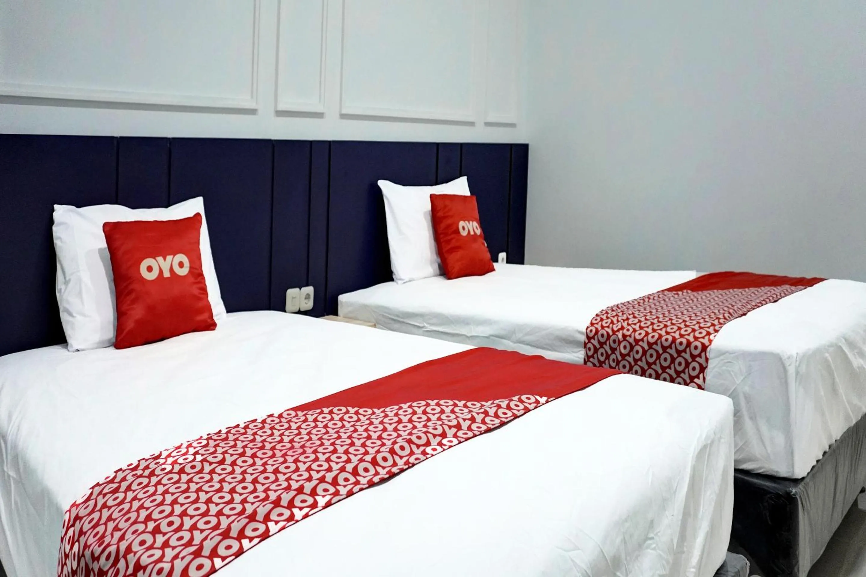 Bedroom in Capital O 92804 La Tansa Syariah Hotel