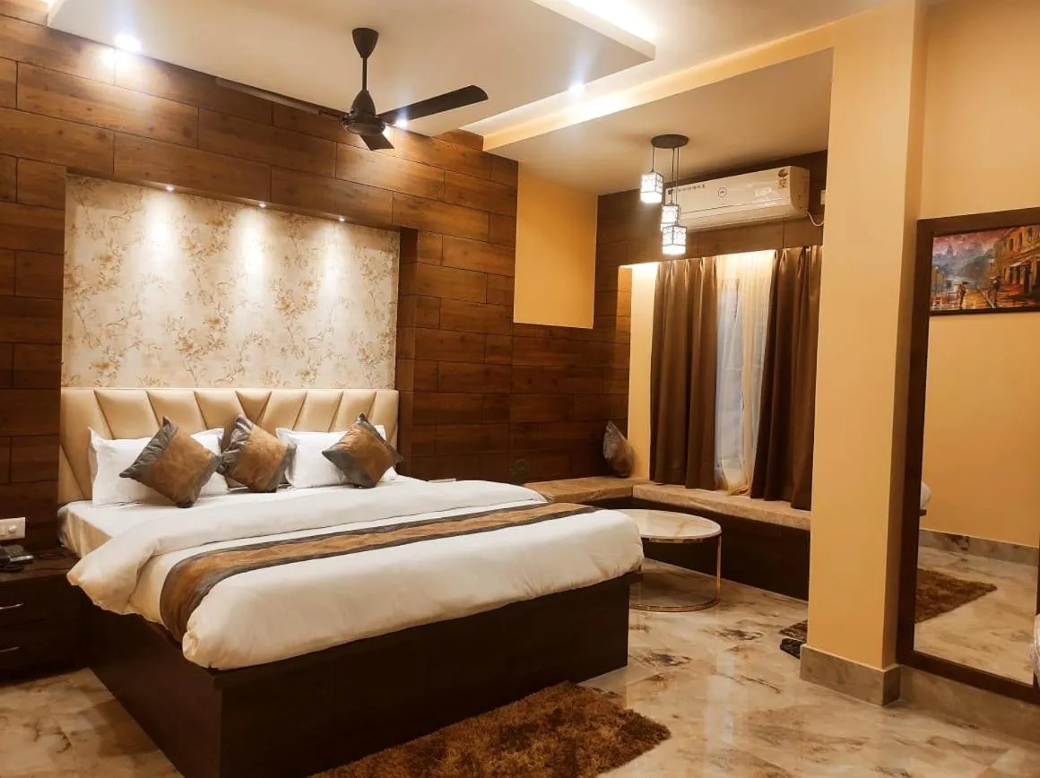 Bed in Hotel Friends Palace