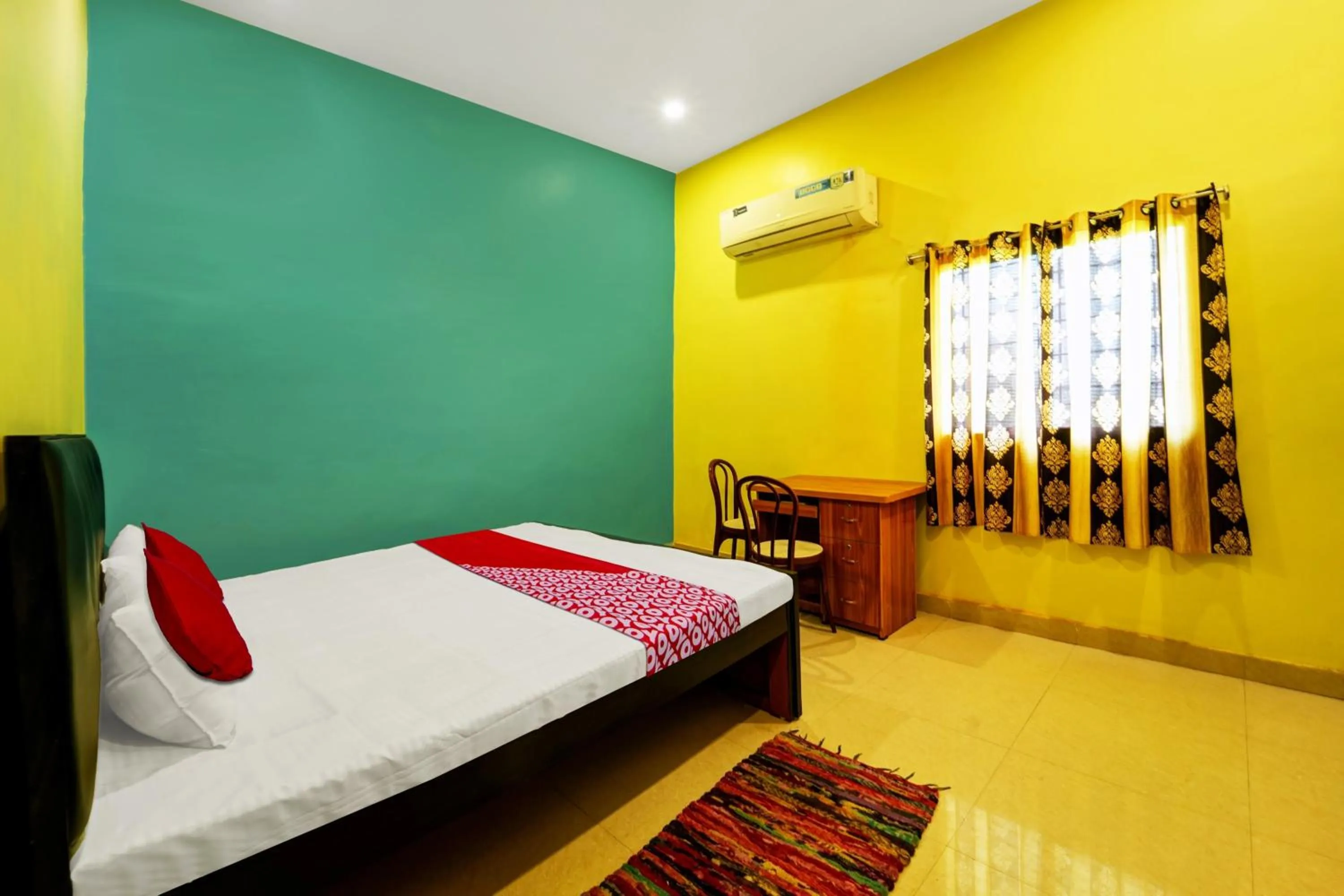 Bedroom in Hotel O by OYO Raj Munmun Hotel