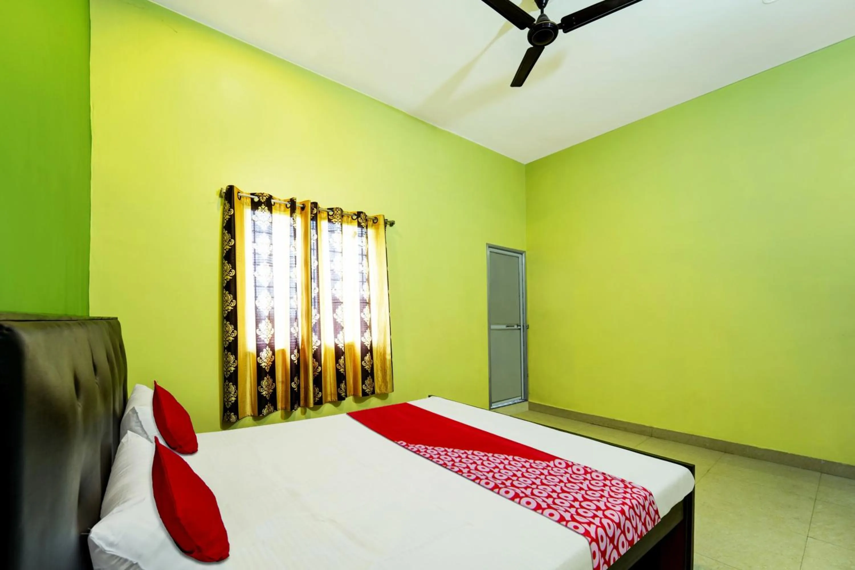 Bedroom in Hotel O by OYO Raj Munmun Hotel