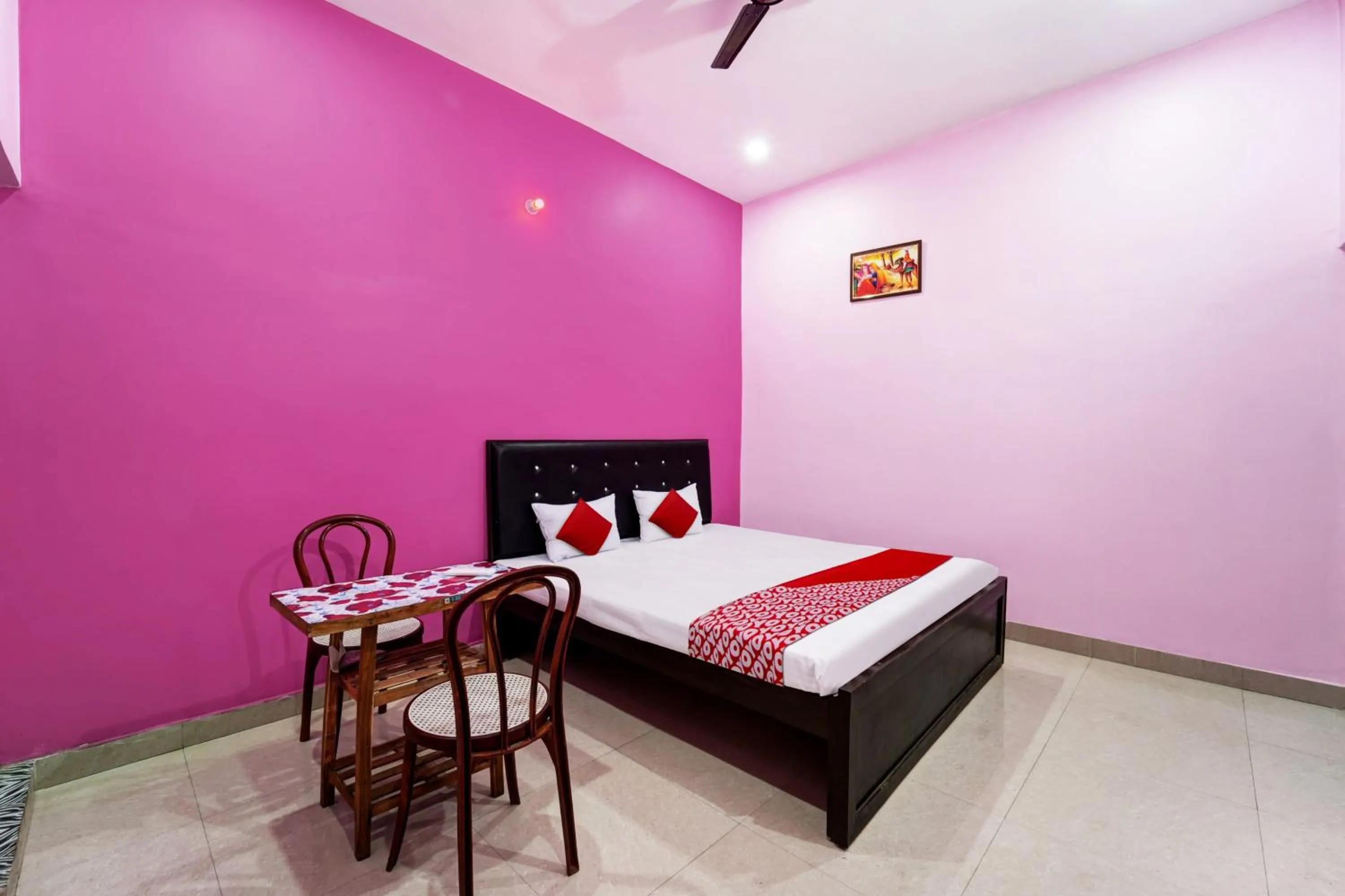 Bedroom in Hotel O by OYO Raj Munmun Hotel