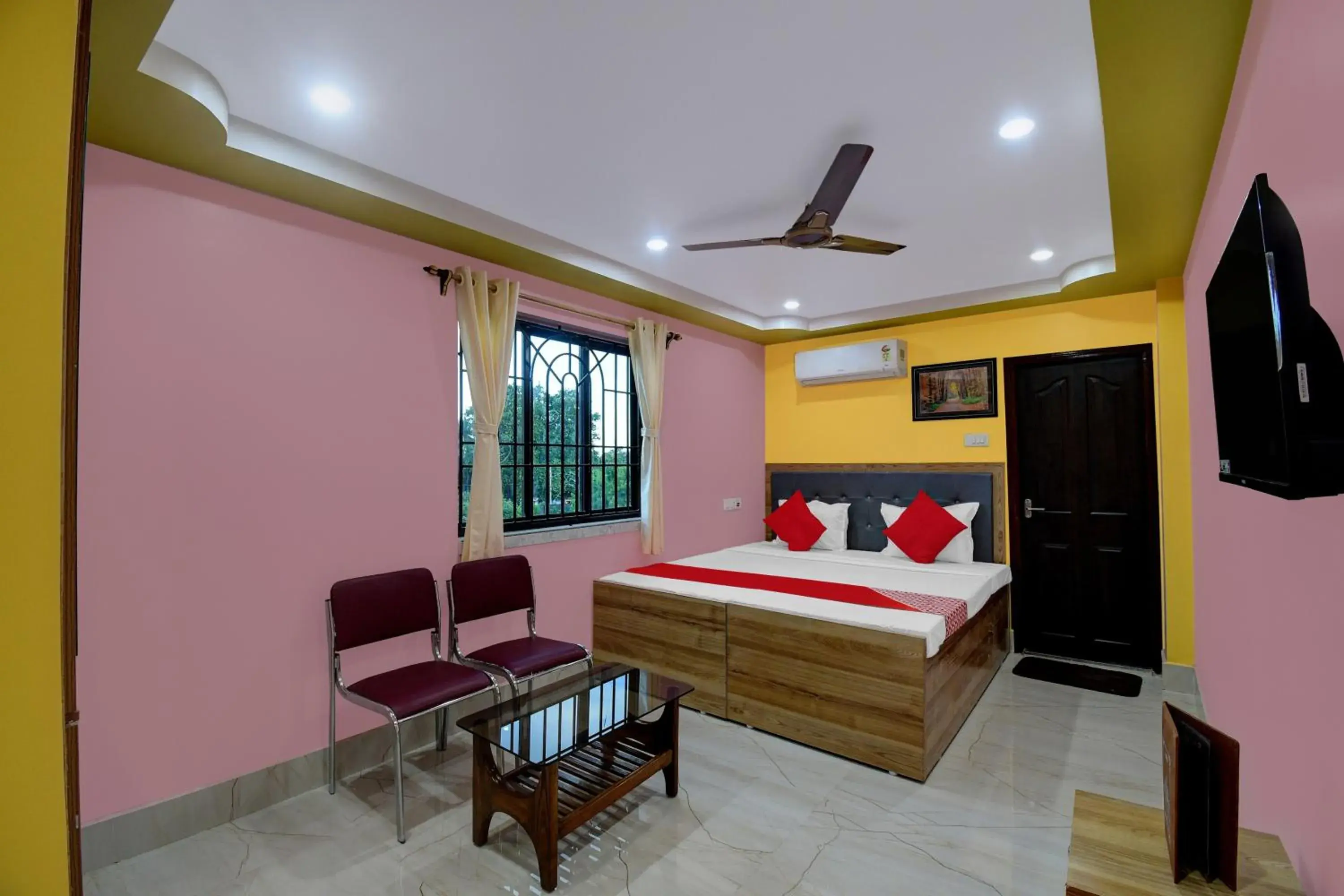 Classic Triple Room - single occupancy in Hotel O Mahal And Restaurant Kanchrapara Classic Triple Room - single occupancy in Hotel O Mahal And Restaurant Kanchrapara