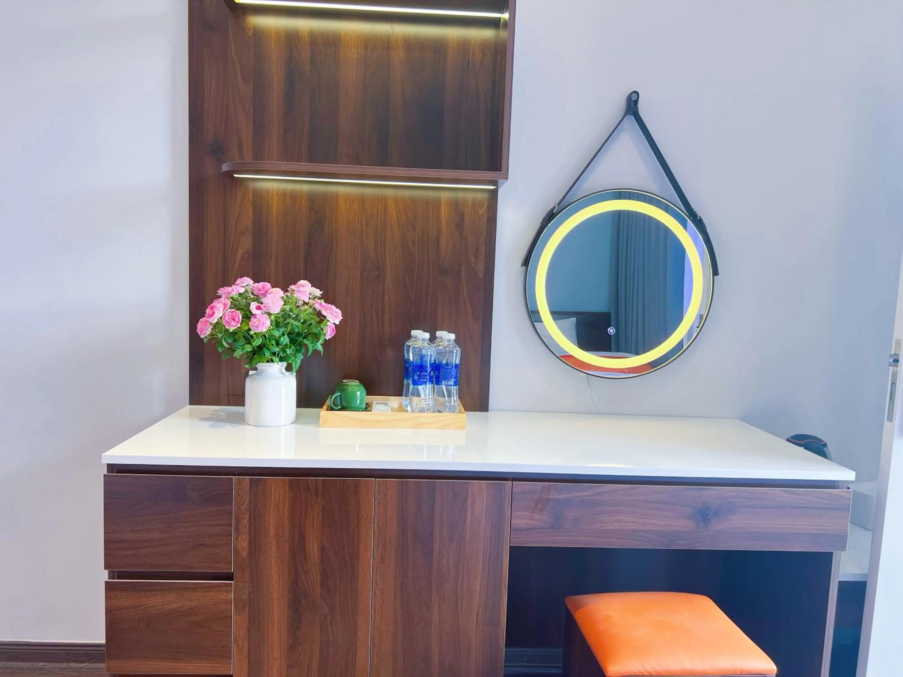 hair dresser in Lagom Ninh Bình Homestay