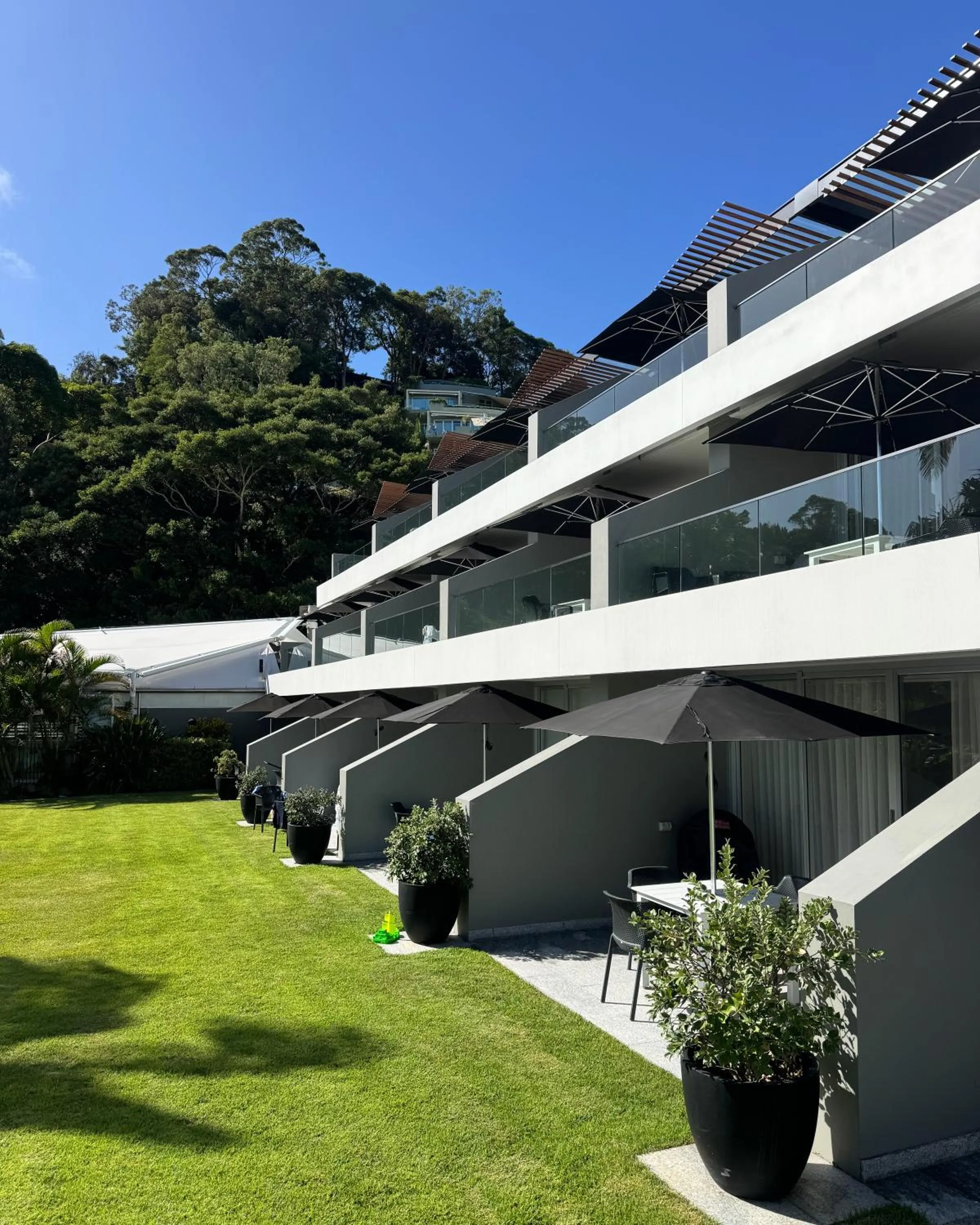 Property building in 71 Hastings Street - Beachfront