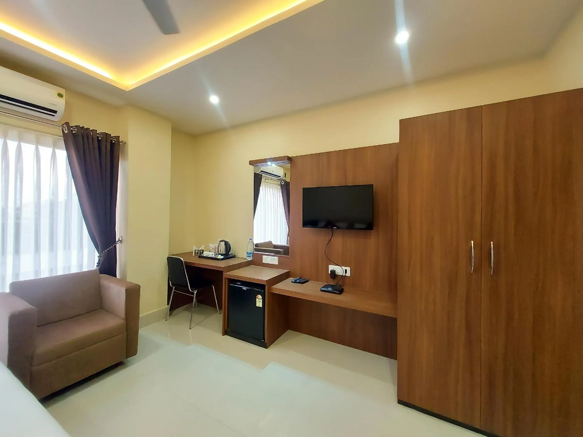 TV and multimedia in Hotel Bliss