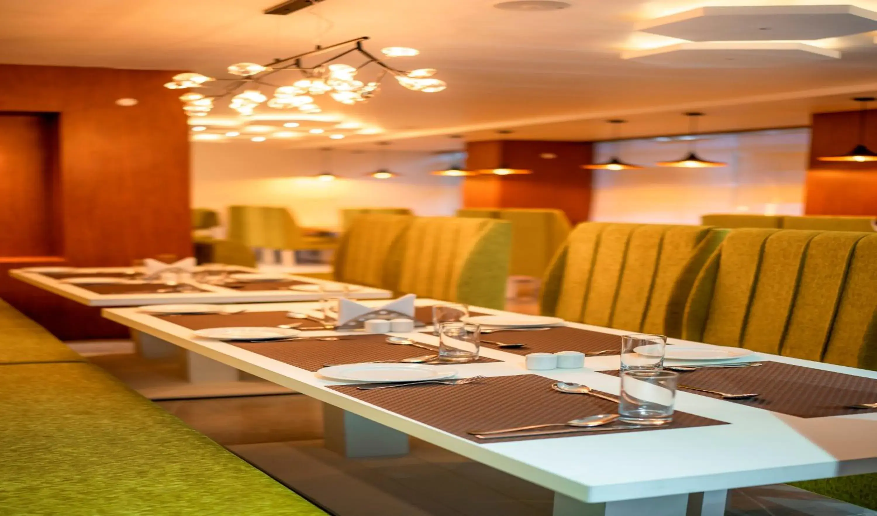 Restaurant/places to eat in Hotel Bliss Restaurant/places to eat in Hotel Bliss