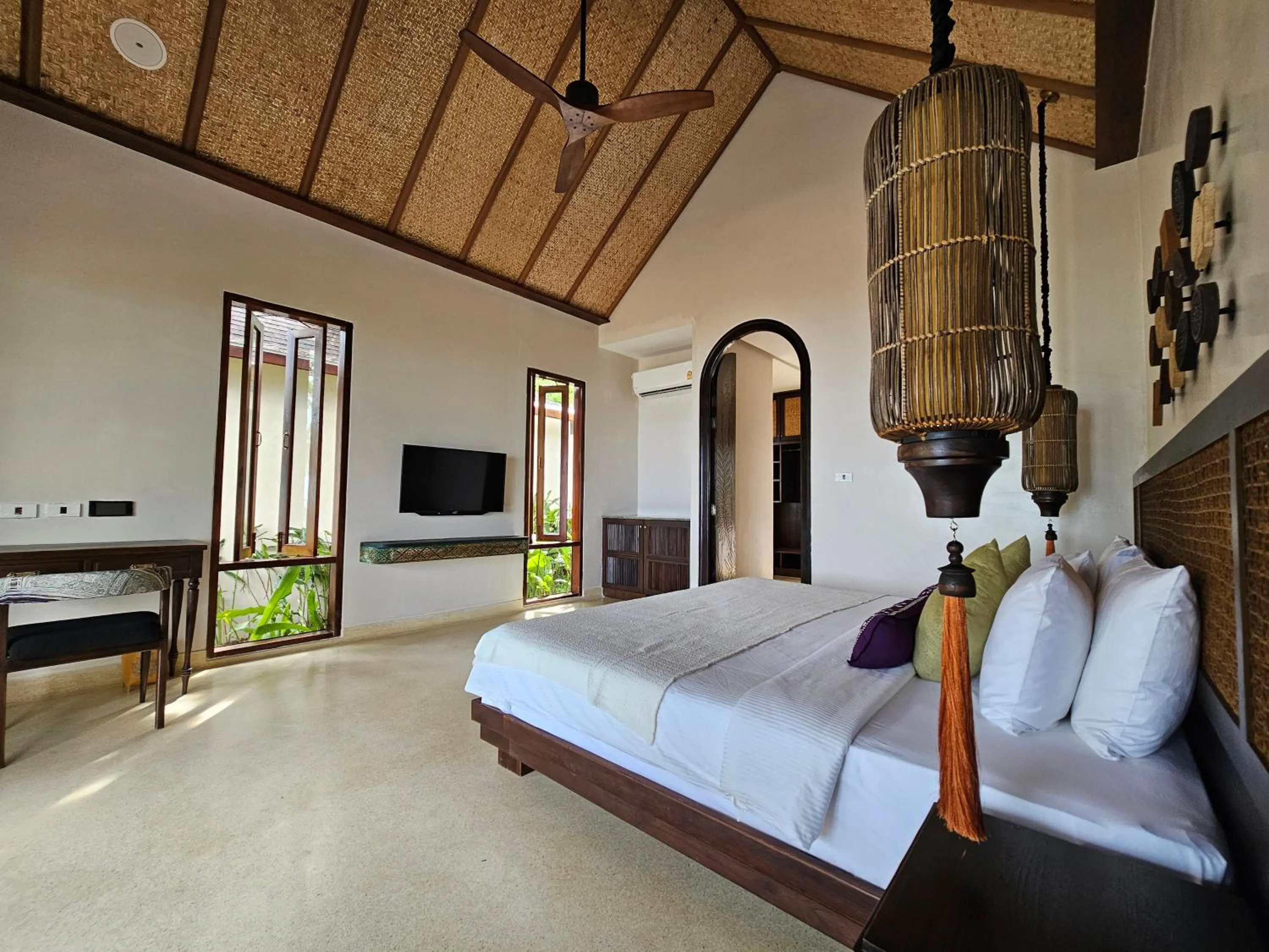 Bedroom, Bed in Samed Tamarind Beach Resort
