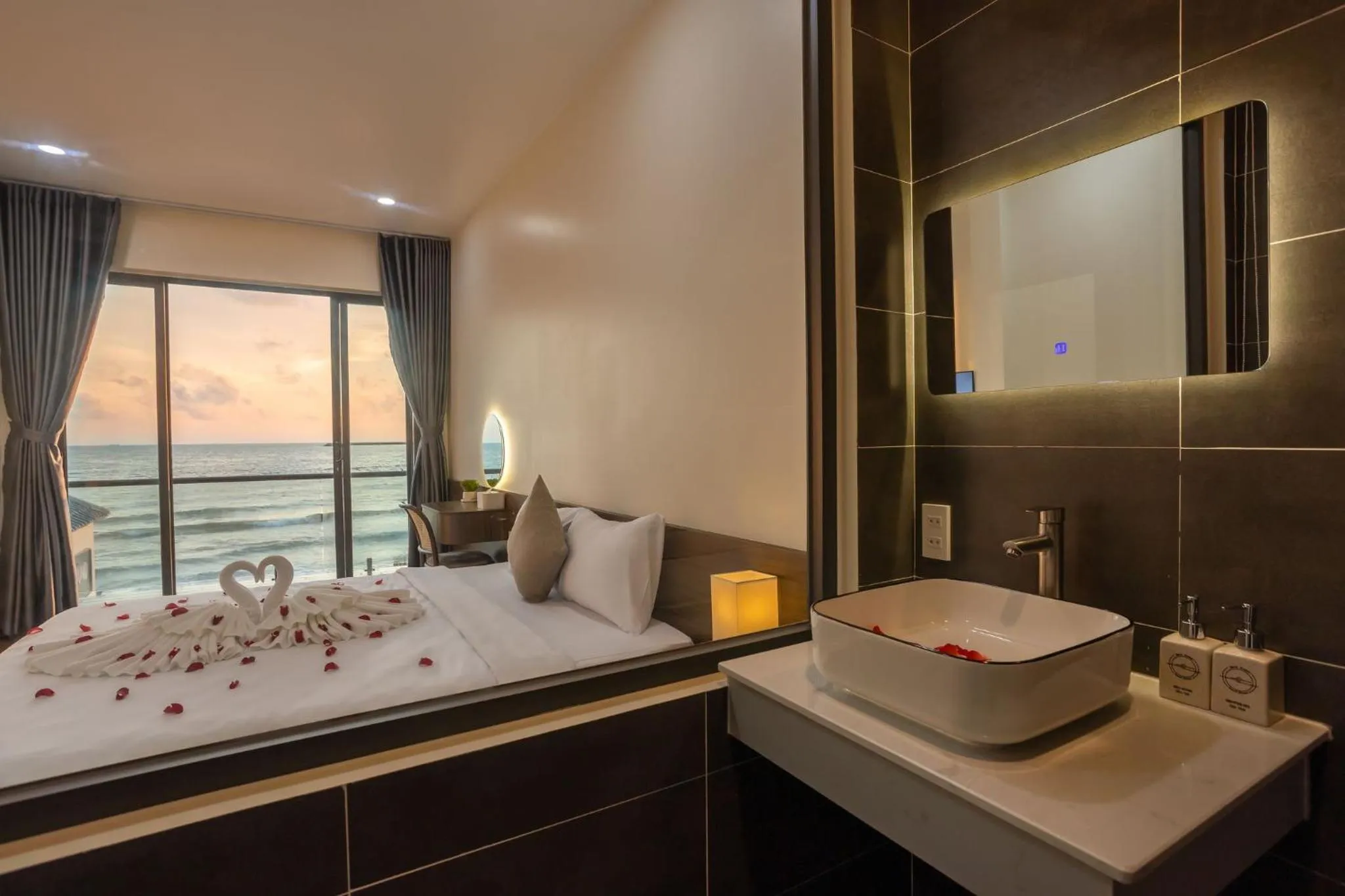 Shower in Wave Sound Beach House Phu Quoc