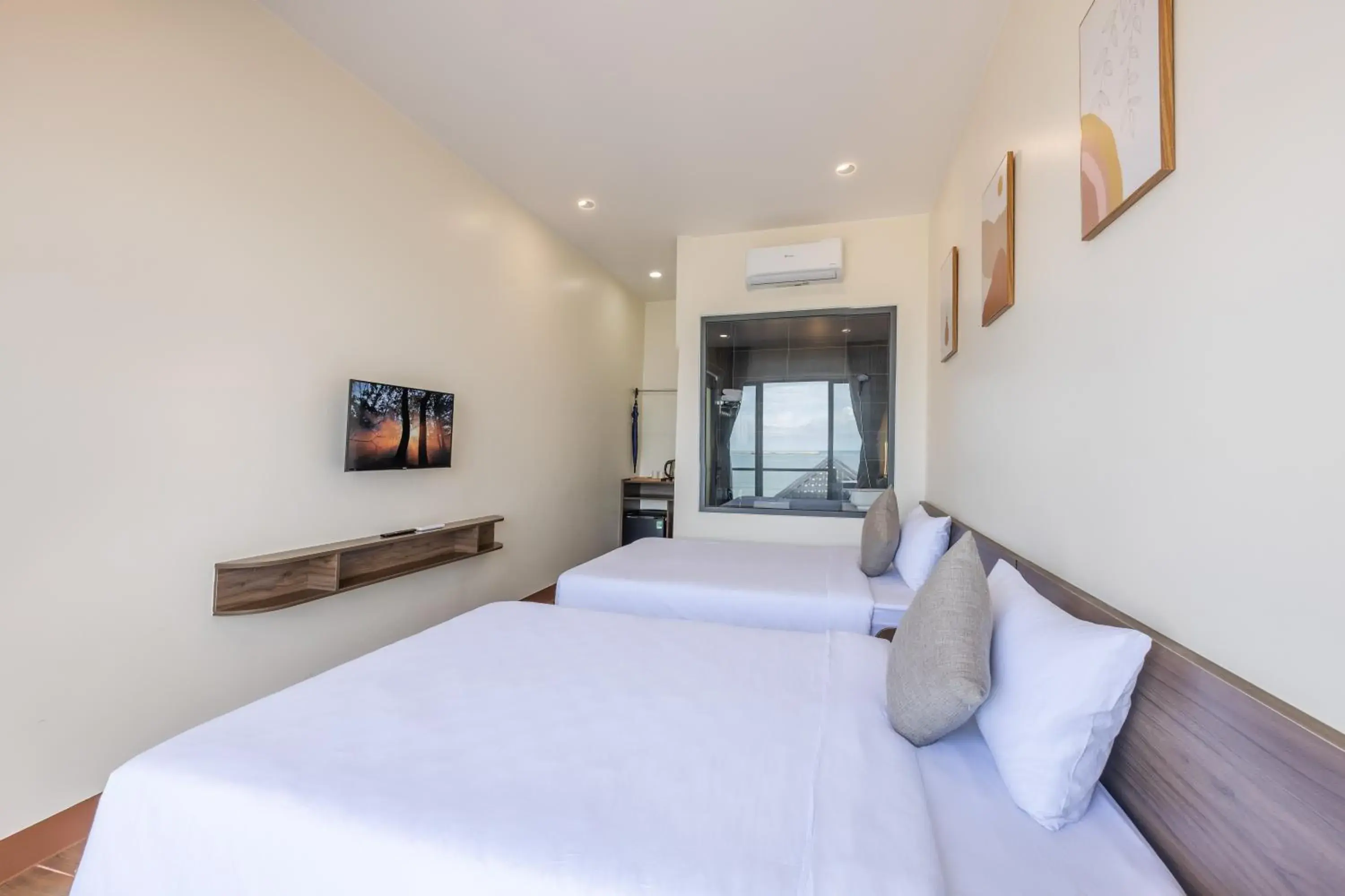 Deluxe Double or Twin Room with Sea View in Wave Sound Beach House Phu Quoc Deluxe Double or Twin Room with Sea View in Wave Sound Beach House Phu Quoc