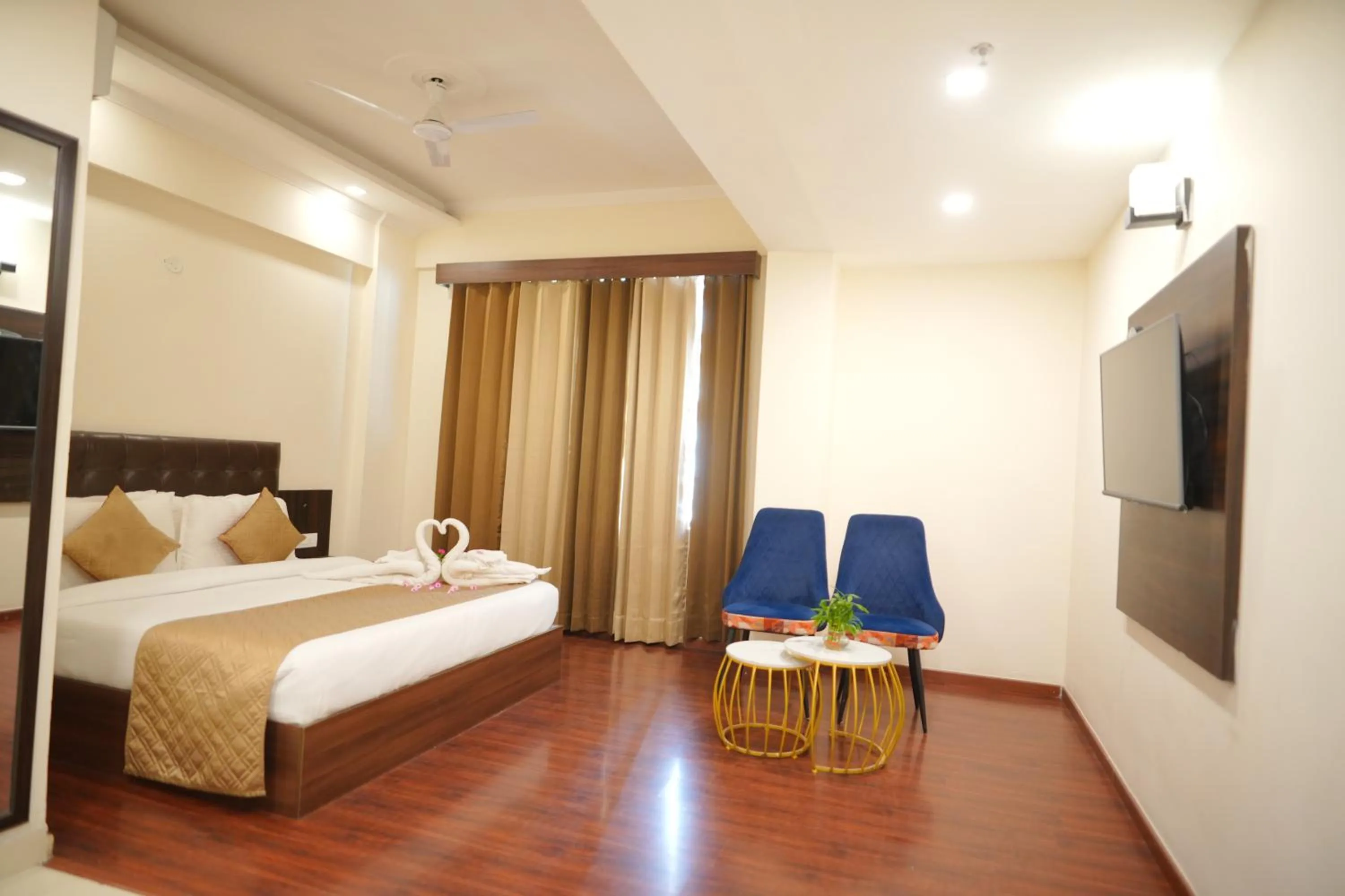 Bed in Comfort Inn Karnal