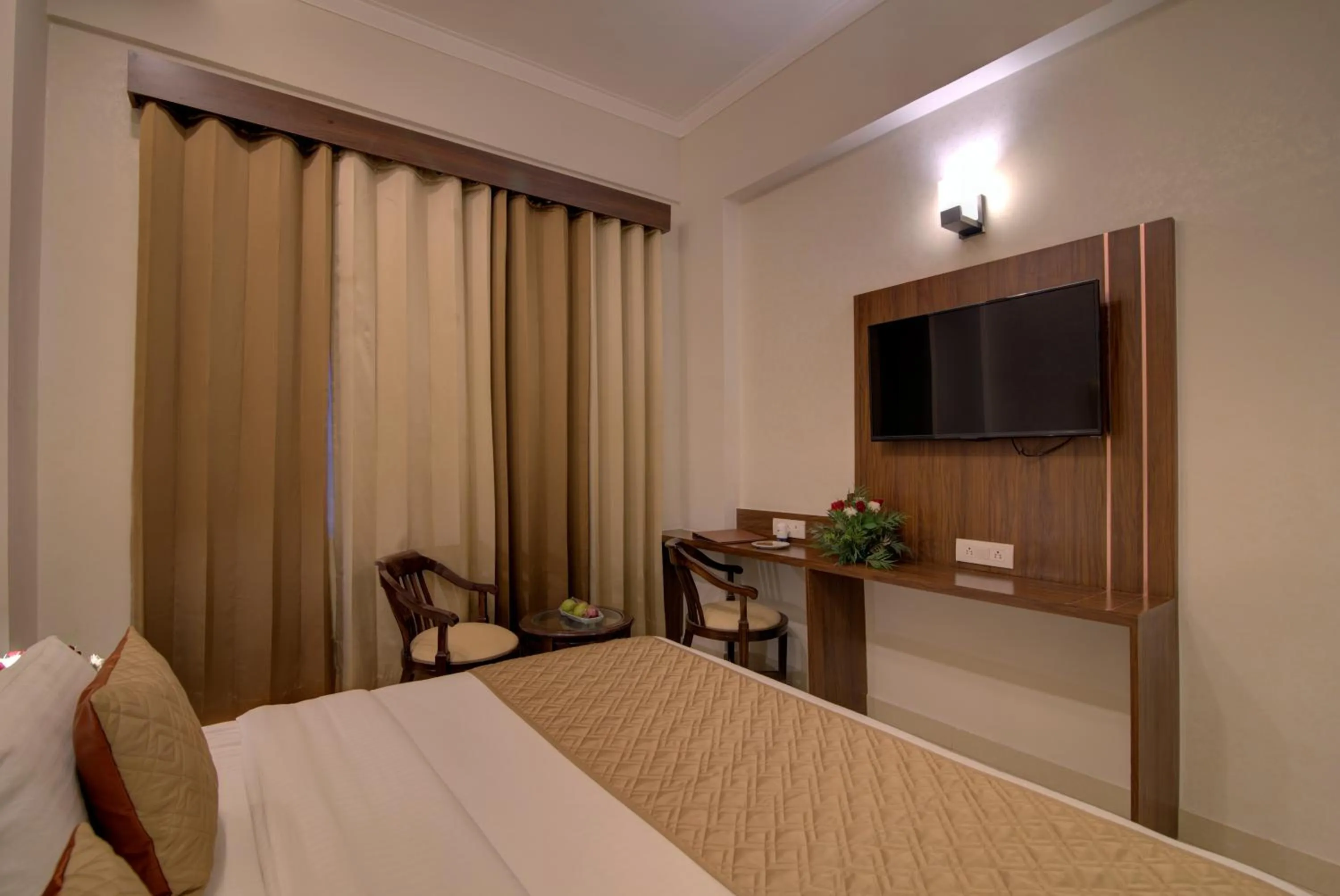 Bed in Comfort Inn Karnal