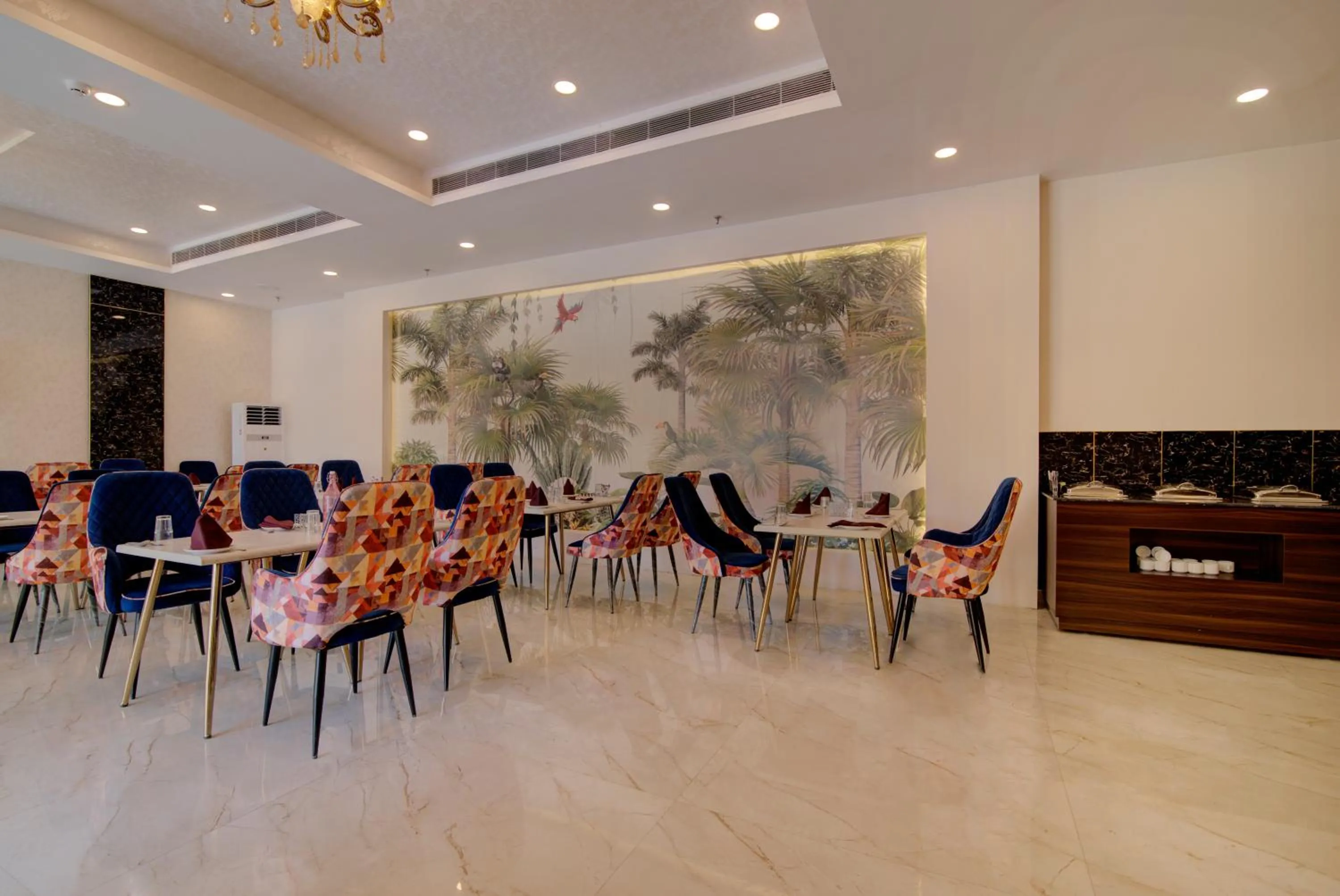 Restaurant/places to eat in Comfort Inn Karnal